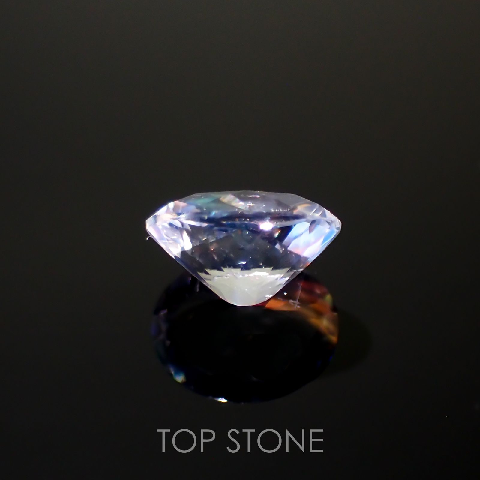 レインボームーンストーン(宝石名ラブラドライト)マダガスカル産 0.53ct 識別済[211113747]6.1x5mm前後
