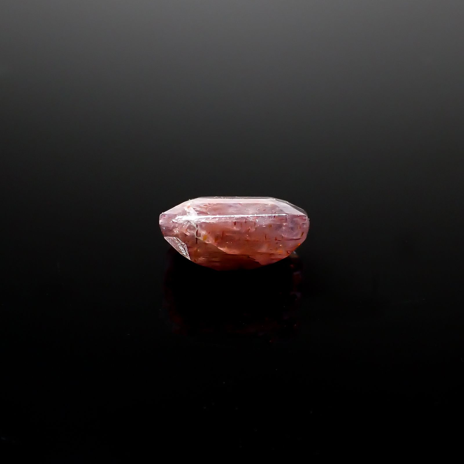 ブラッドショットアイオライト インド産 2.46ct[240125381]9.5x7.1mm前後