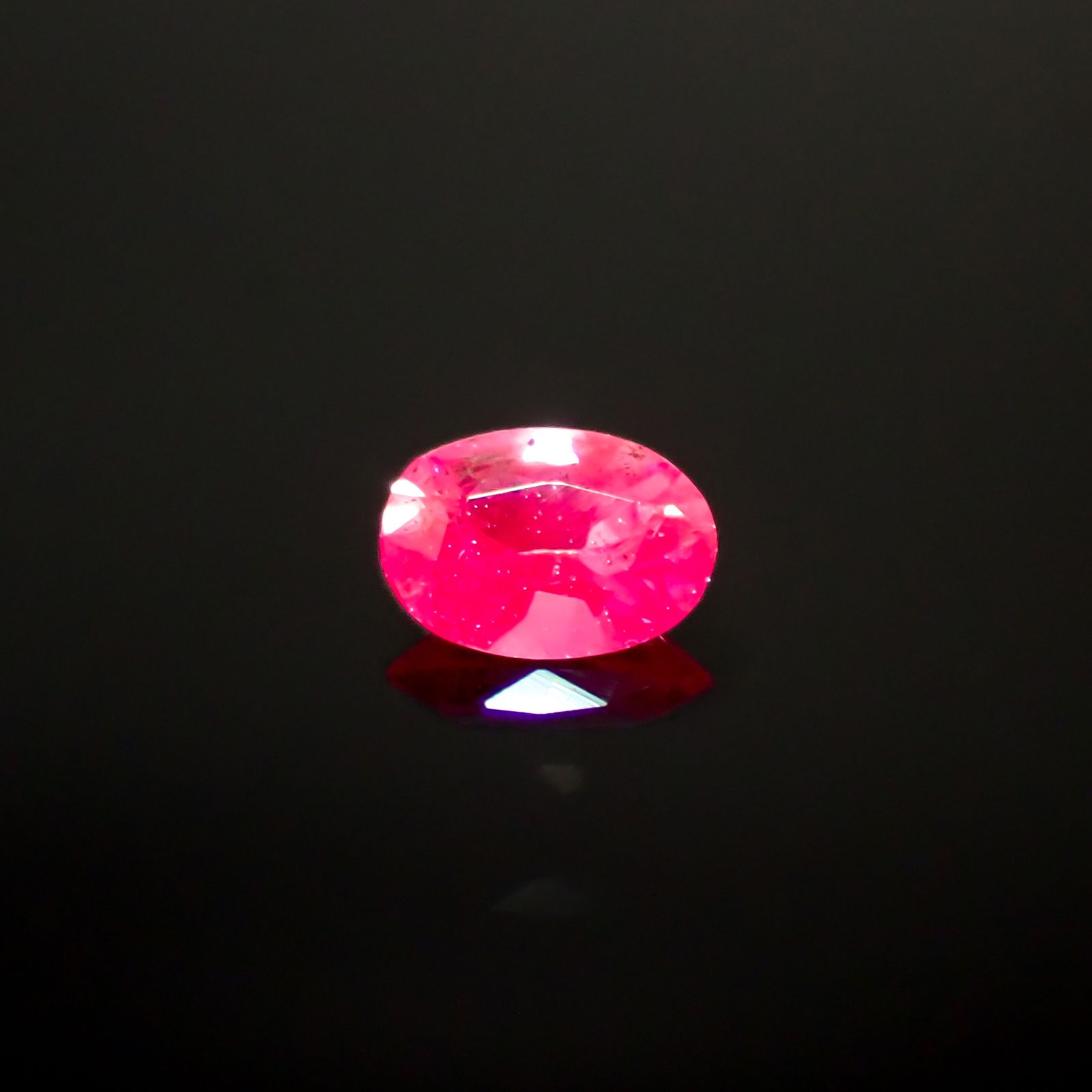 パープルサファイア 非加熱 パキスタン・カシミール地方産 0.28ct[240628400]4.7x3.4mm前後