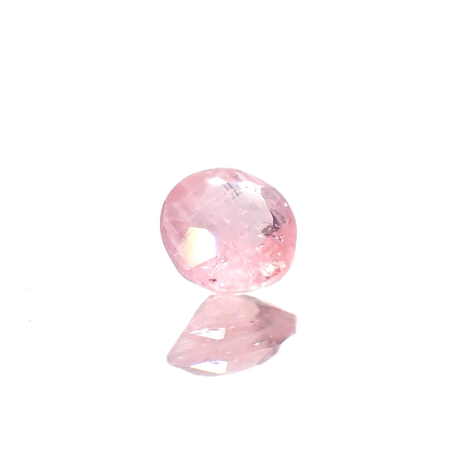 ペツォッタイト(ラズベリル)(宝石名ペツォッタイト)マダガスカル産 0.14ct 識別済[231023733]3.4x3.4mm前後