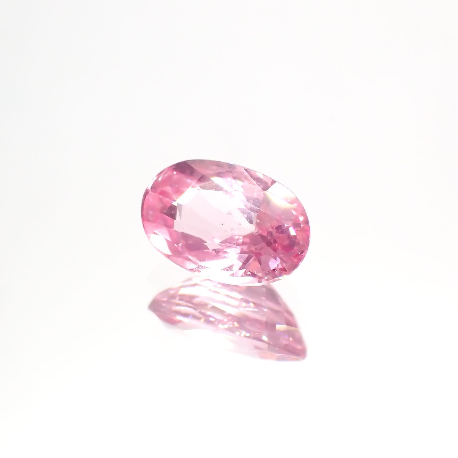 ピンクスピネル(宝石名ピンク・スピネル)タンザニア産 1.246ct ソ付(彩珠)[231124091]8.1x5.2mm前後