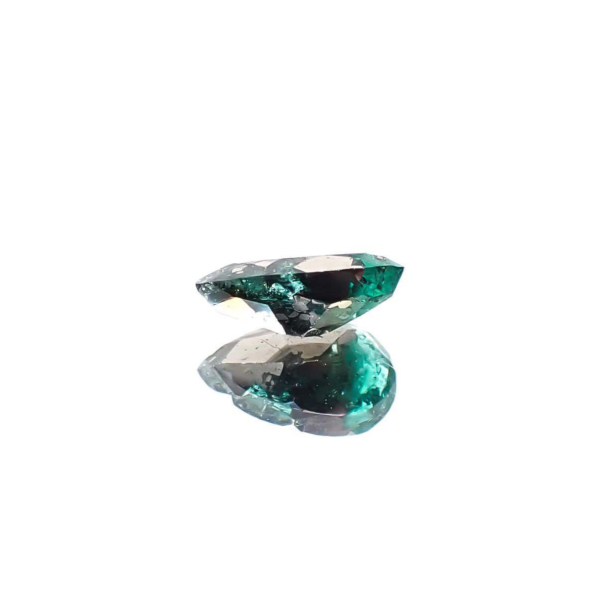 パイライトインエメラルド コロンビア産 0.72ct [241229563]7.4x4.3mm前後