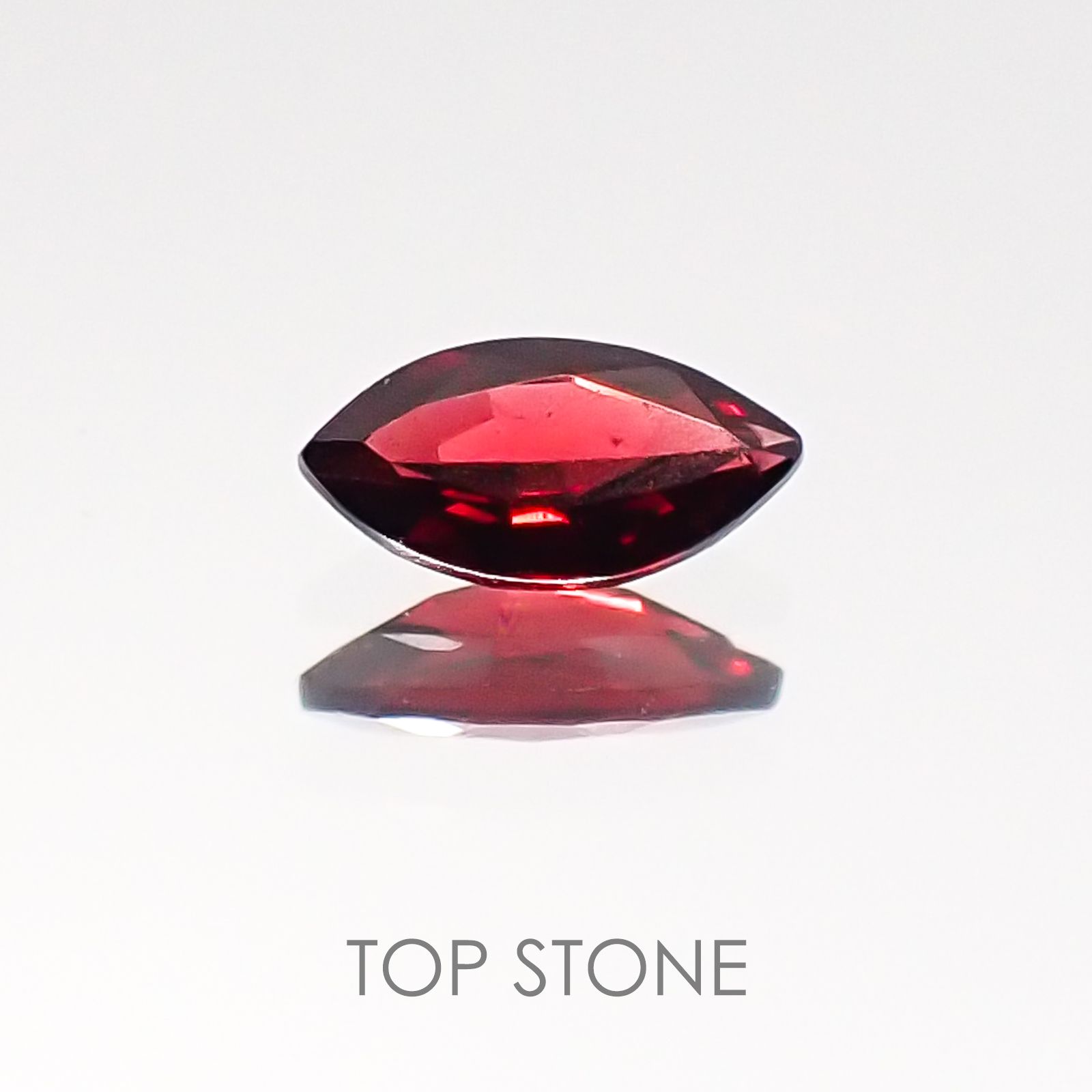 レッドスピネル(宝石名レッド・スピネル) タンザニア産 0.13ct 識別済[20117690]4.8×2.4mm前後