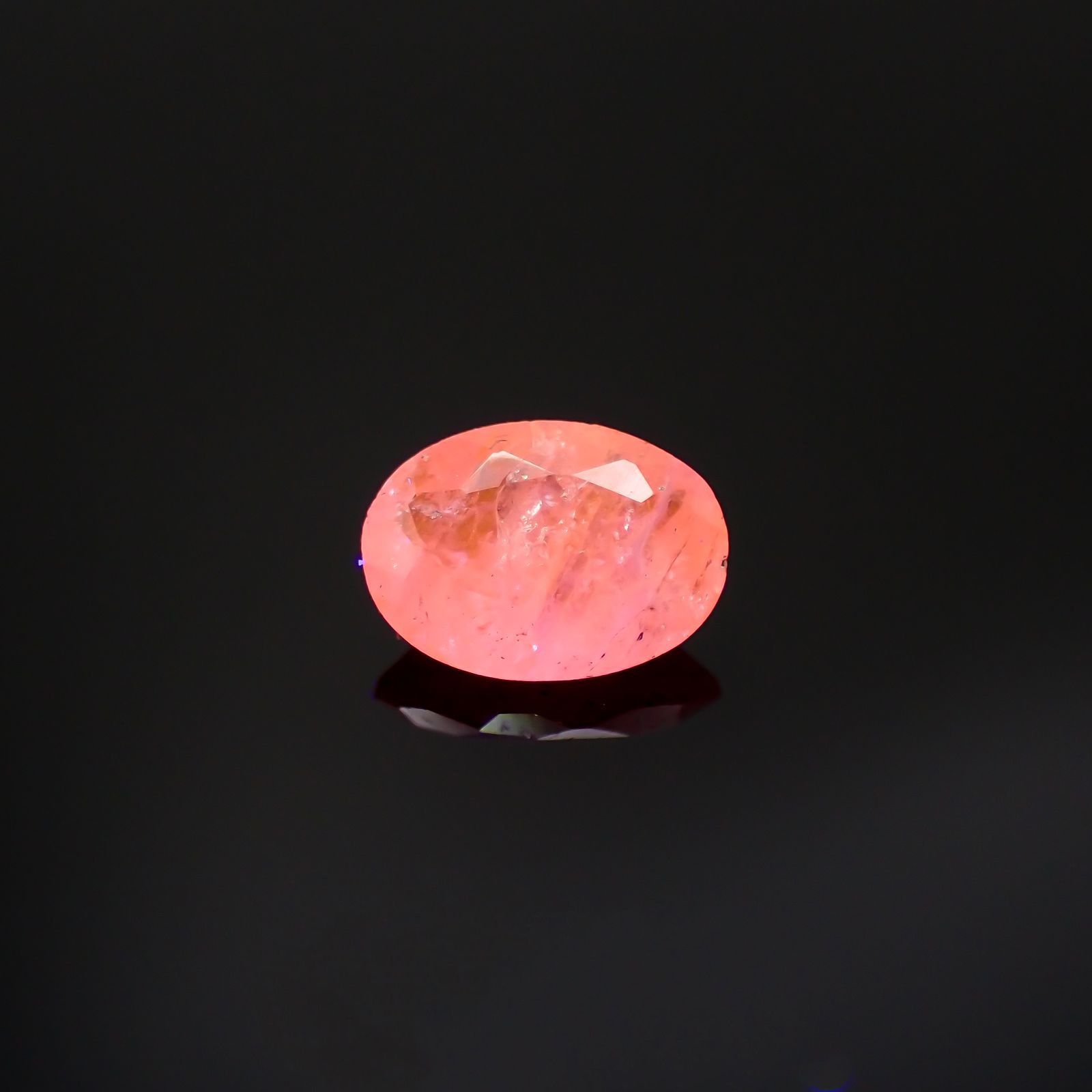 ハックマナイト(宝石名ハックマナイト)アフガニスタン産 識別済 0.45ct / 6.5x4.7mm前後 [260115408]