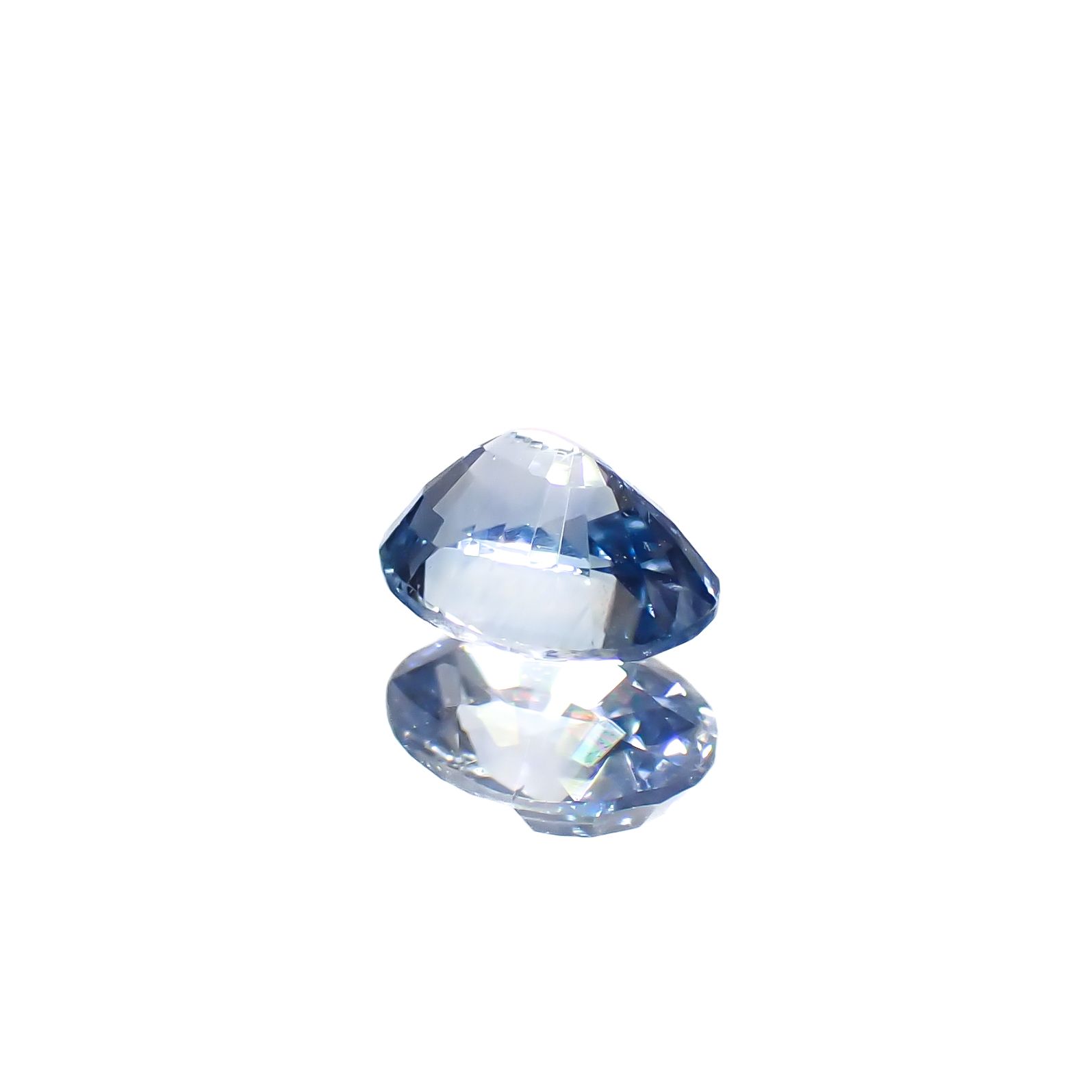 アイスブルーサファイア スリランカ産 0.42ct[240828661]5x3.9mm前後