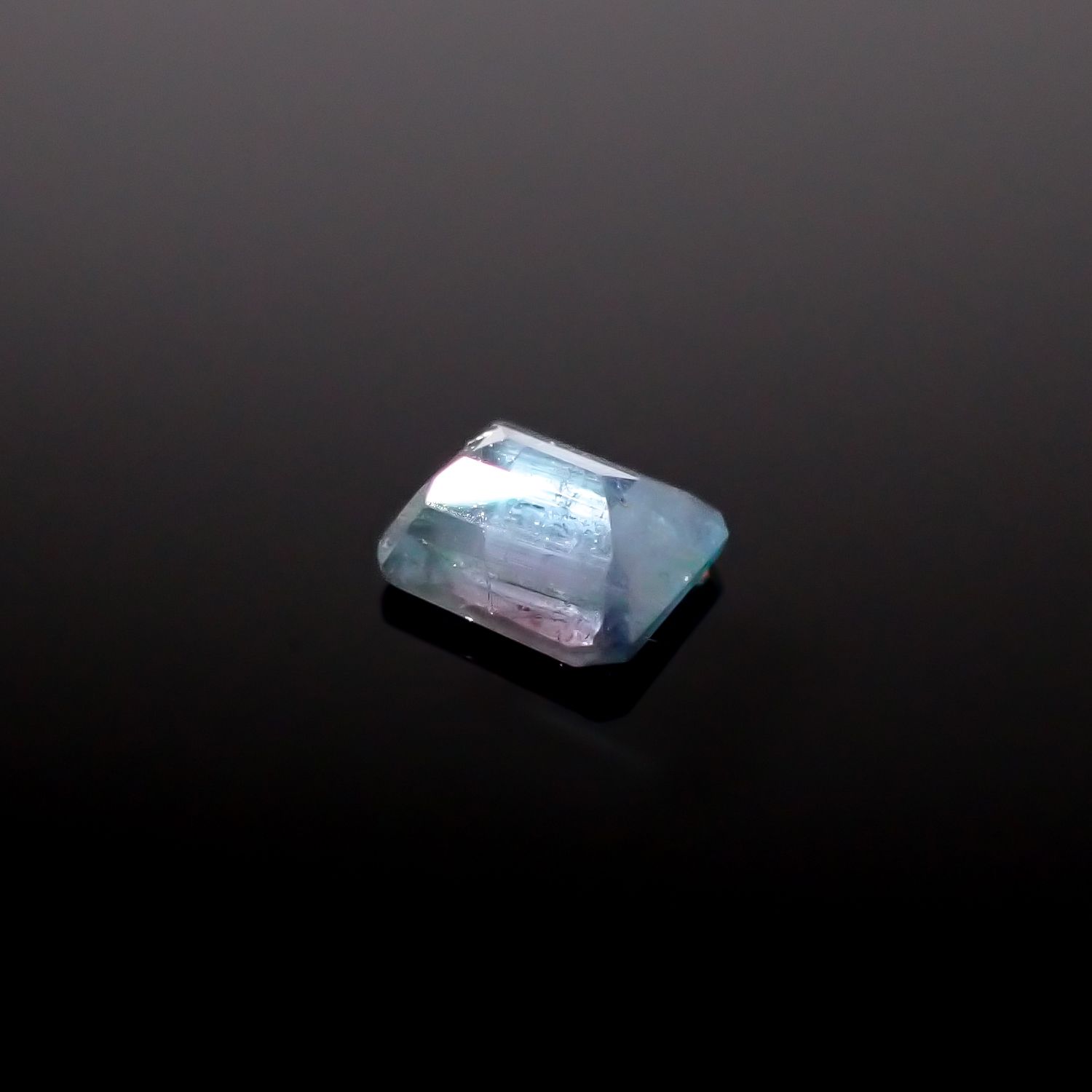 バイカラーパライバトルマリン 非加熱 ブラジル産 0.23ct [241129453]4x3.5mm前後