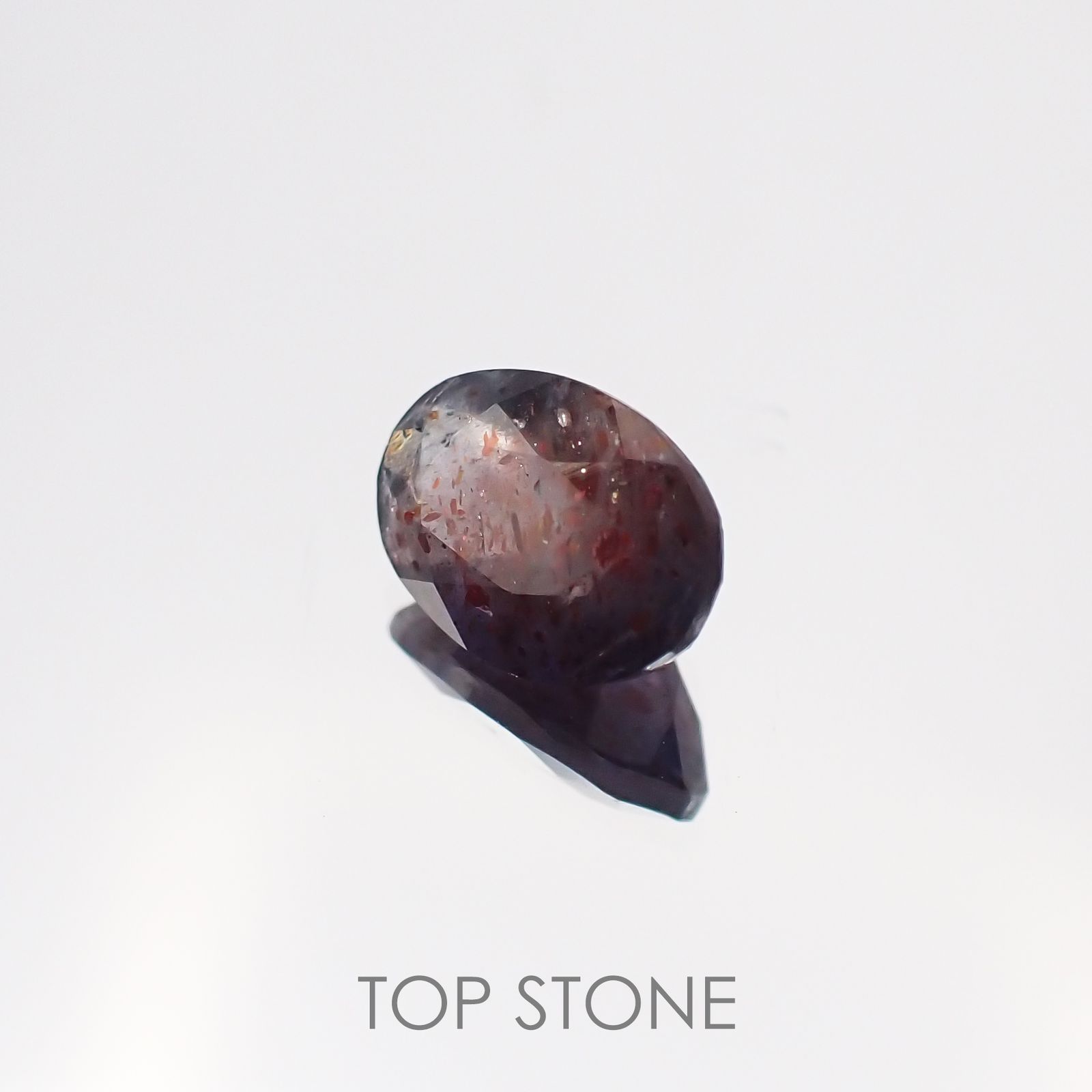 ブラッドショットアイオライト インド産 ルース 0.68ct[210611115]7.1×5.1mm前後