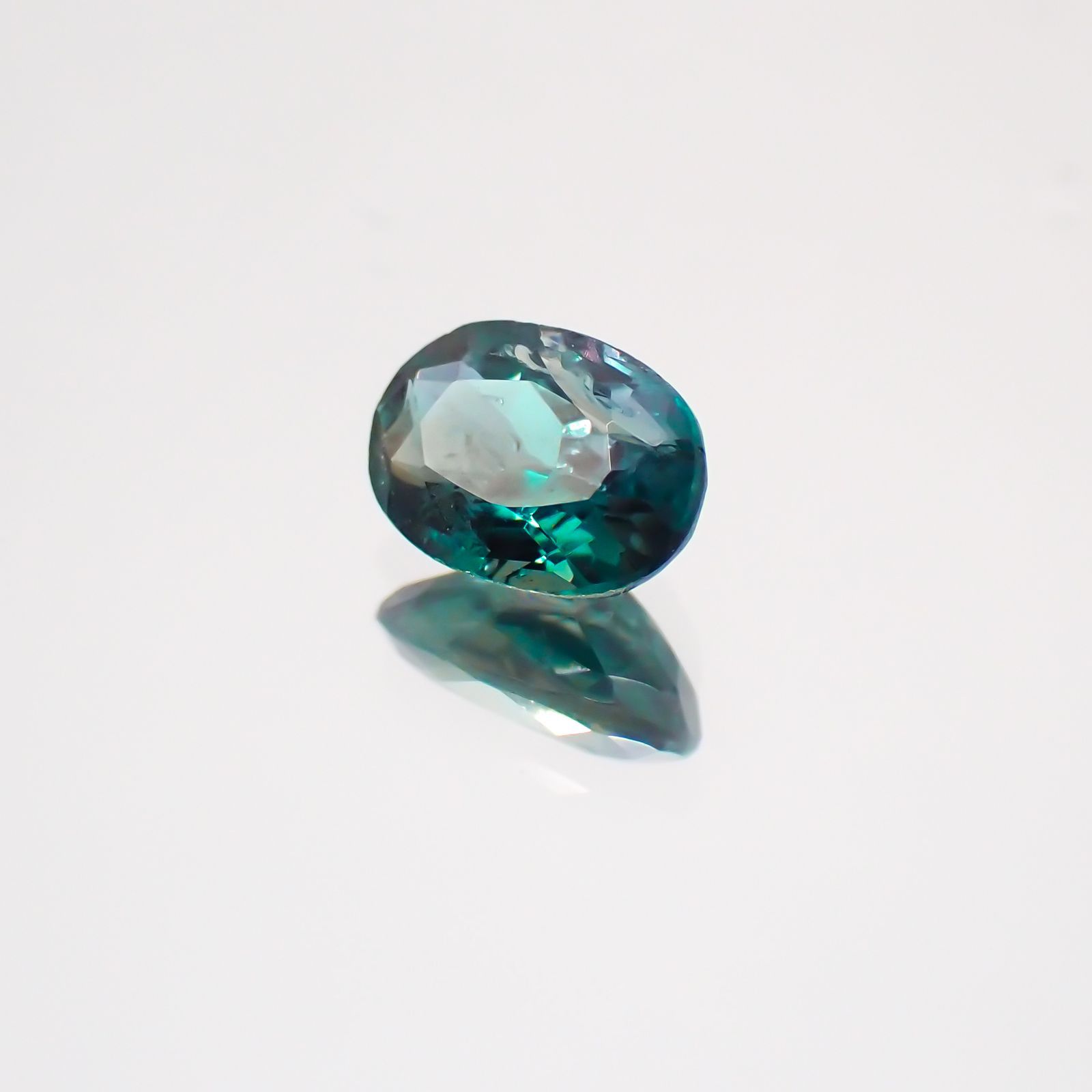 アレキサンドライト ブラジル産 ルース 0.38ct[20052697]5.2×3.5mm前後