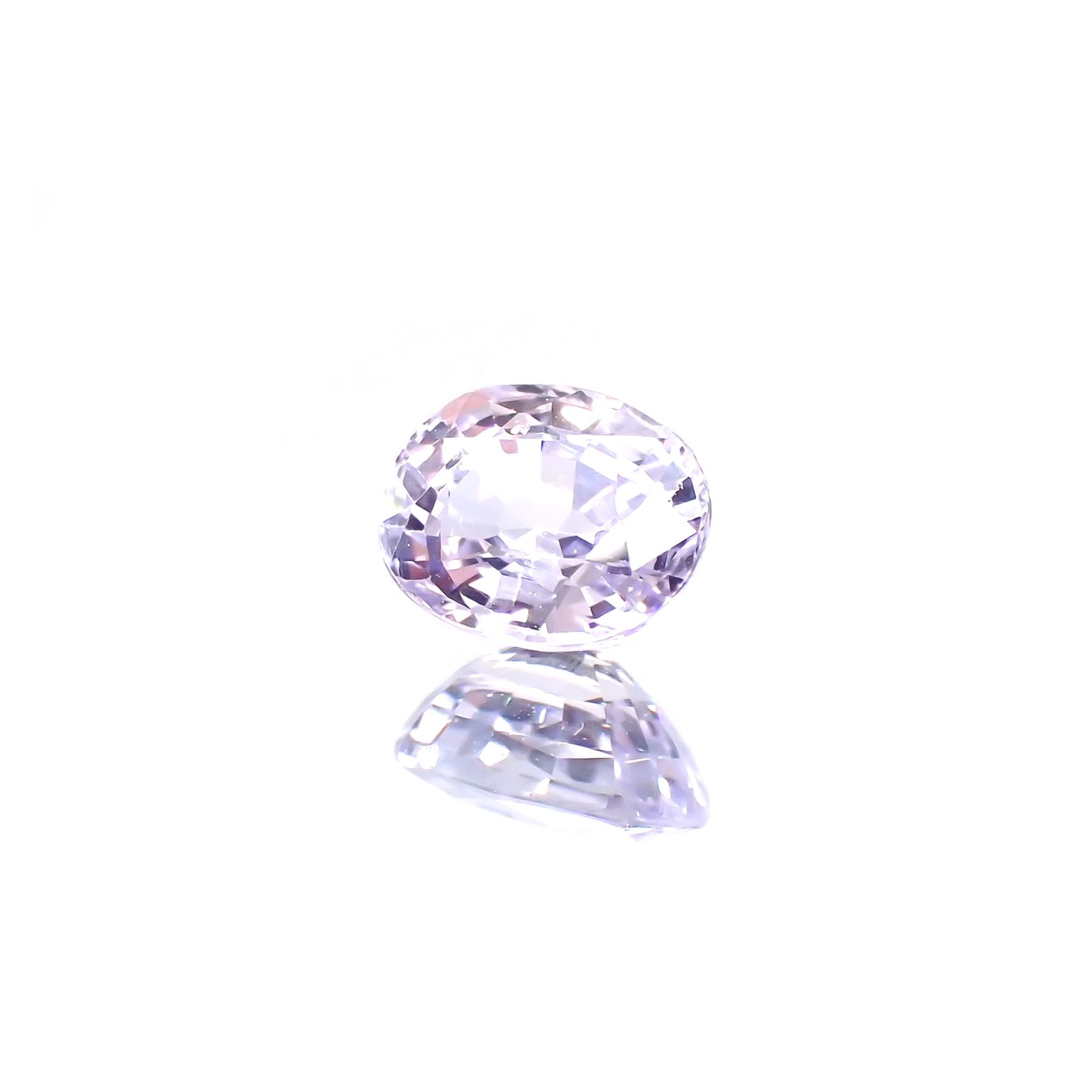 ラベンダーサファイア(宝石名サファイア) マダガスカル/スリランカ産 0.97ct 識別済[210912510]6.2×5mm前後