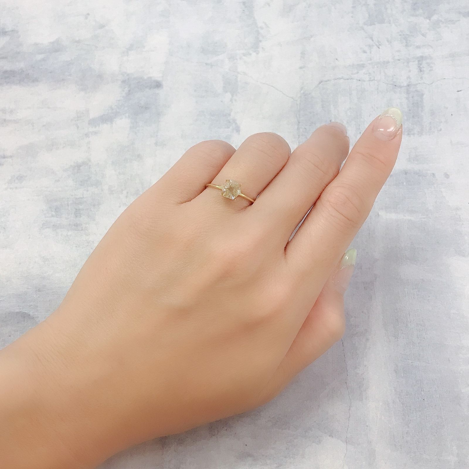 ◇ヘキサゴンカット◇ルチルクォーツSA(宝石名ルチルレイテッド・クォーツ)ブラジル産 0.92ct 識別済[220817470]6.1x6.1mm前後