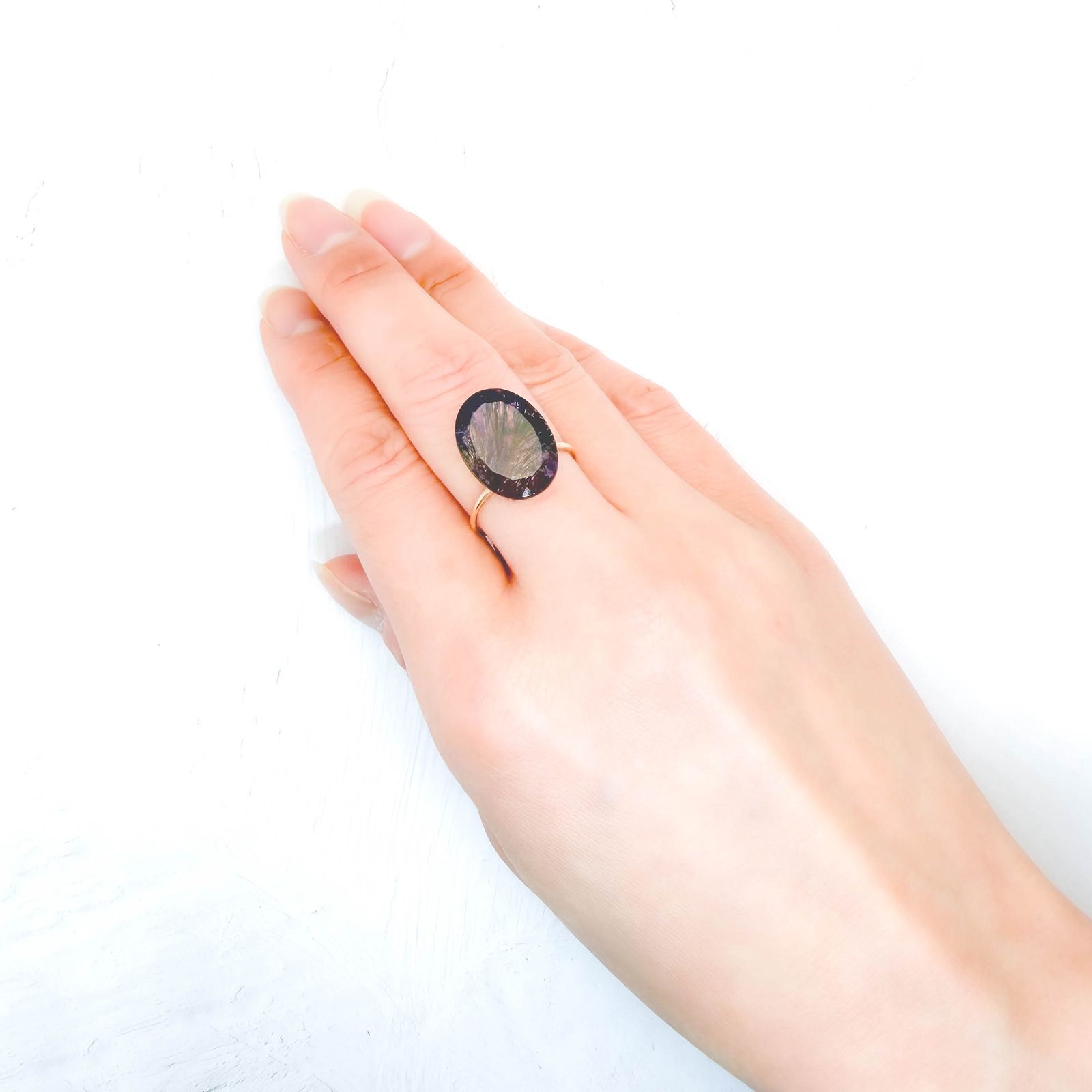 スーパーセブン ブラジル産 9.50ct / 16.9x12.5mm前後 [260231683]