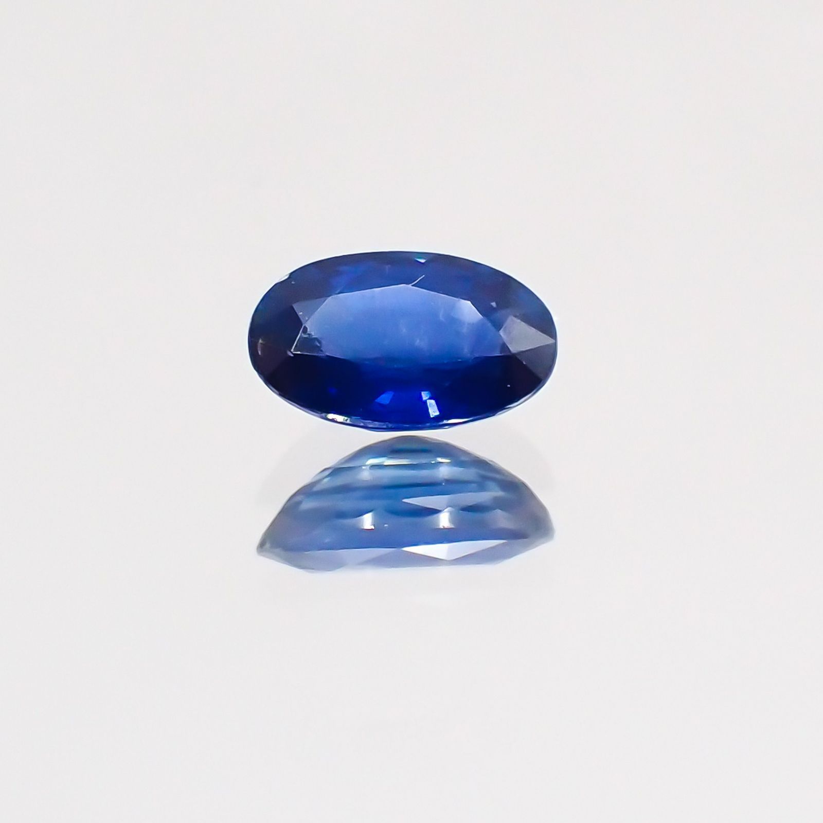 サファイア(宝石名サファイア) マダガスカル/スリランカ産 0.32ct 識別済[20128720]5.1×3.1mm前後