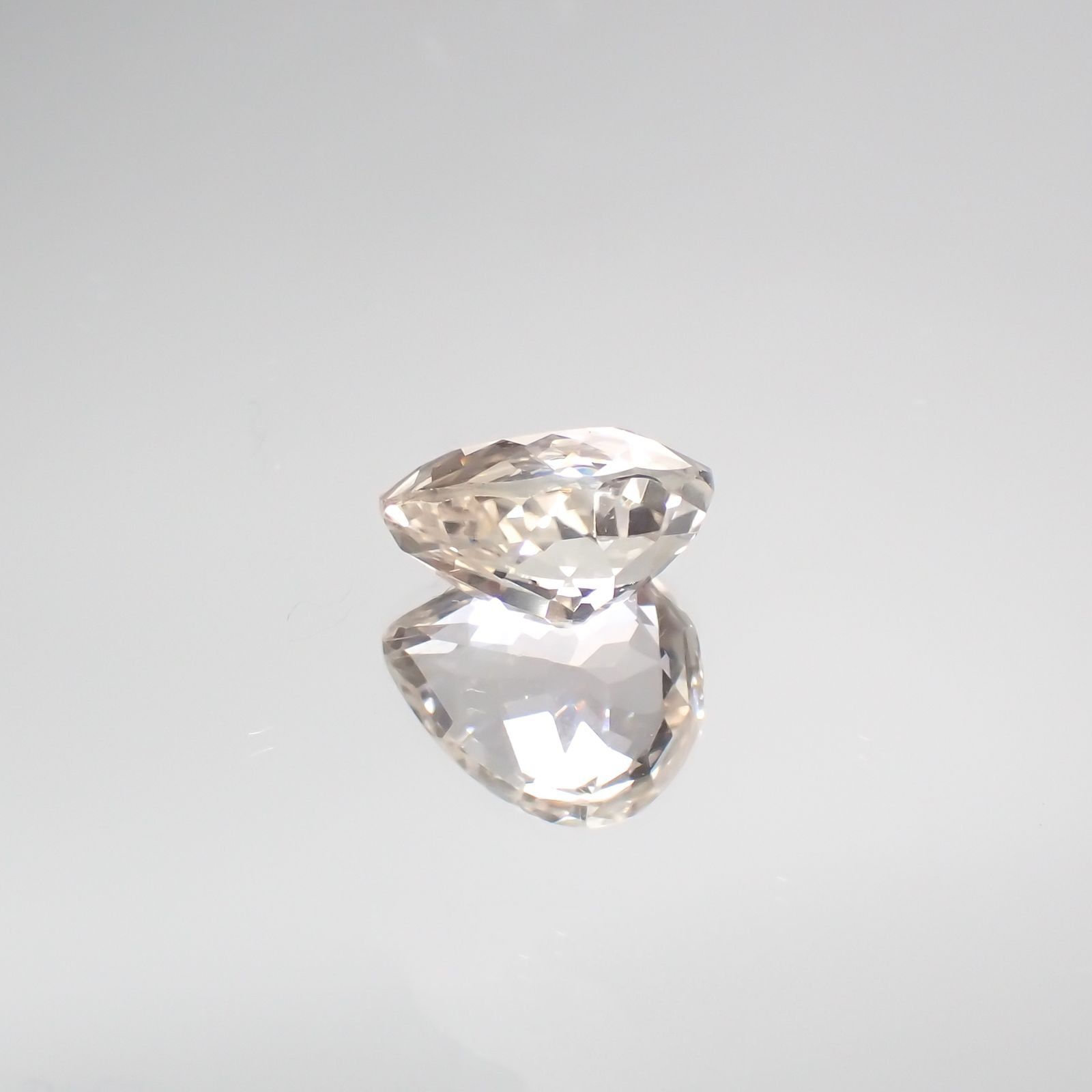 イエロースポジュミン(宝石名スポジュミン) アフガニスタン産 4.39ct 識別済[250711461]11.4×9.4mm前後