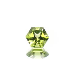 ◇ヘキサゴンカット◇ペリドット(宝石名ペリドット)アメリカ産 0.65ct 識別済[250330108]5.1x5mm前後
