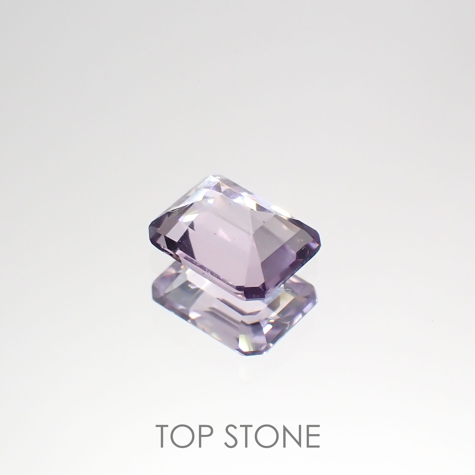マリアライト フルオレッセンス(宝石名パープル・スキャポライト)スリランカ産 0.67ct 識別済[220114886]6.2x4.8mm前後