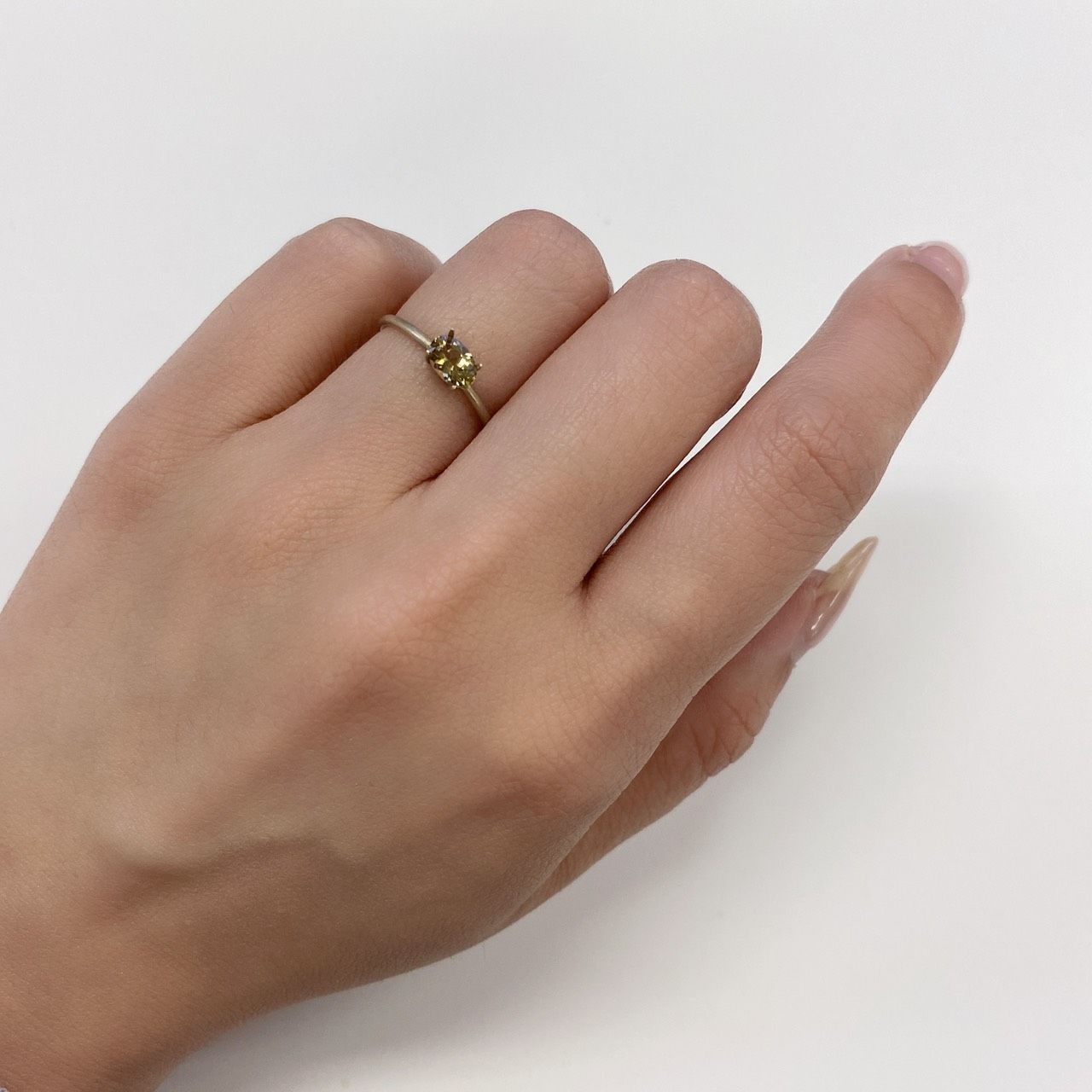 シンハライト スリランカ産 ルース 0.44ct[210610695]5.9×4mm前後