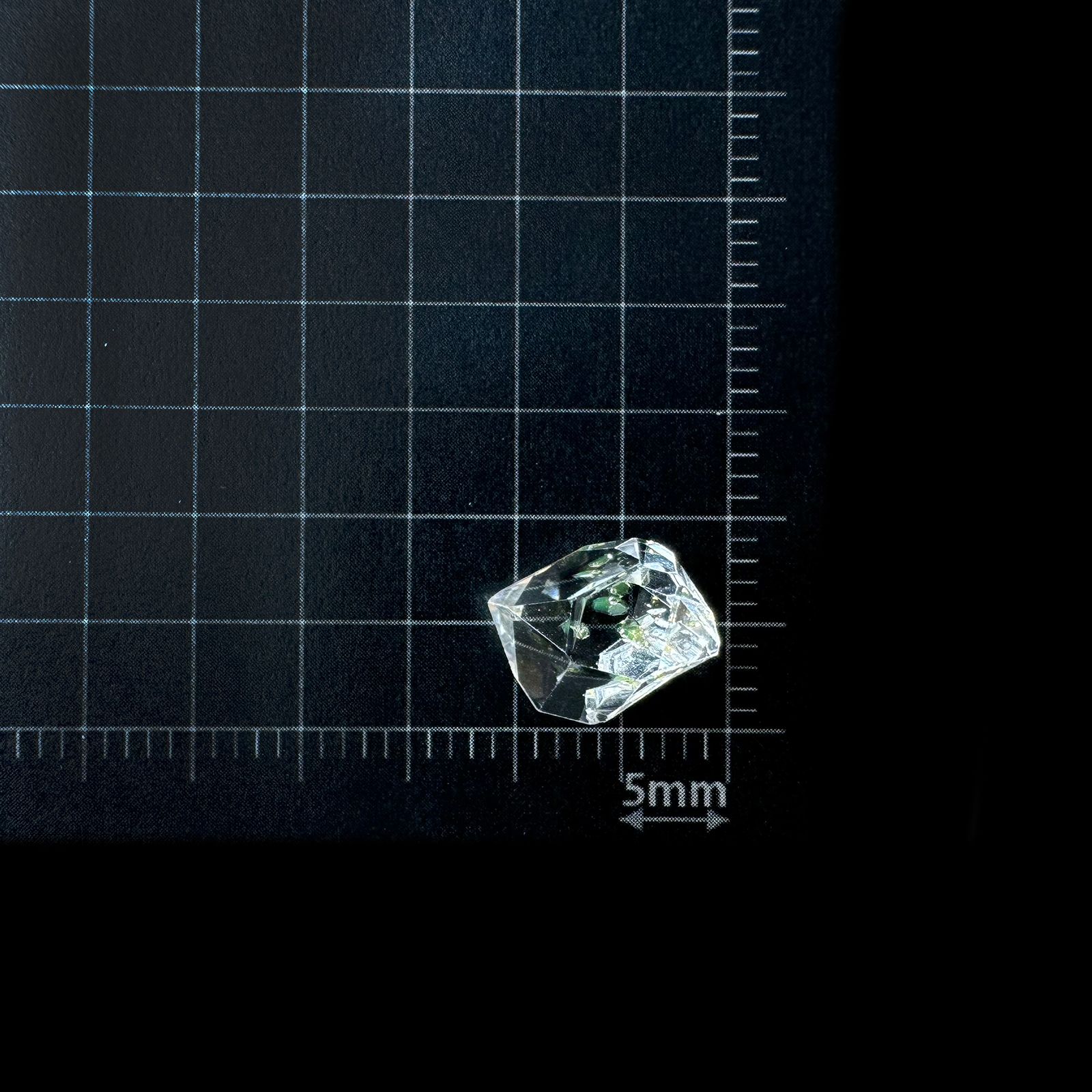 オイルインクォーツ原石 パキスタン産 2.48ct[240828667]10.2x9mm前後