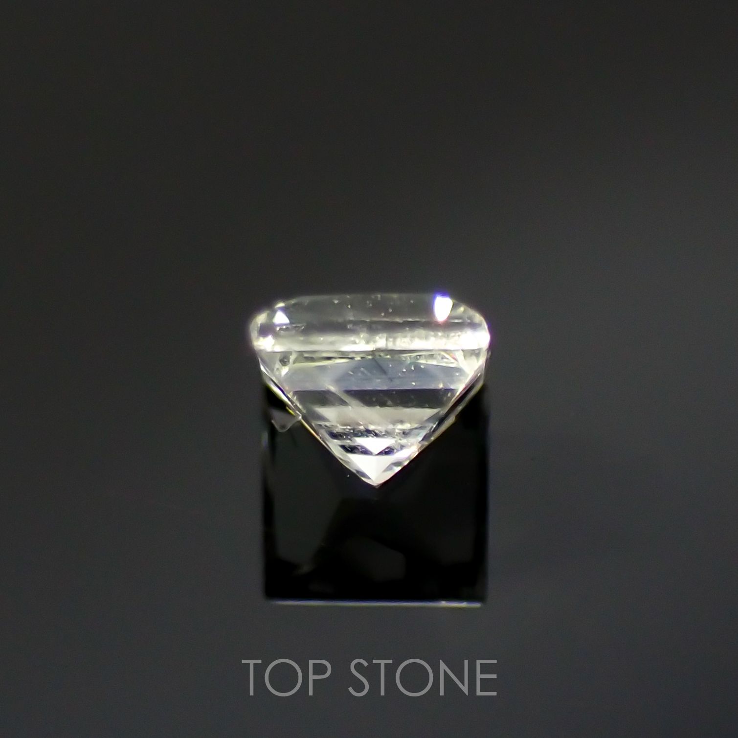 ◇プリンセスカット◇リューコガーネット(宝石名ホワイト グロッシュラー・ガーネット)ビルマ産 0.16ct 識別済[220115446]2.6x2.6mm前後