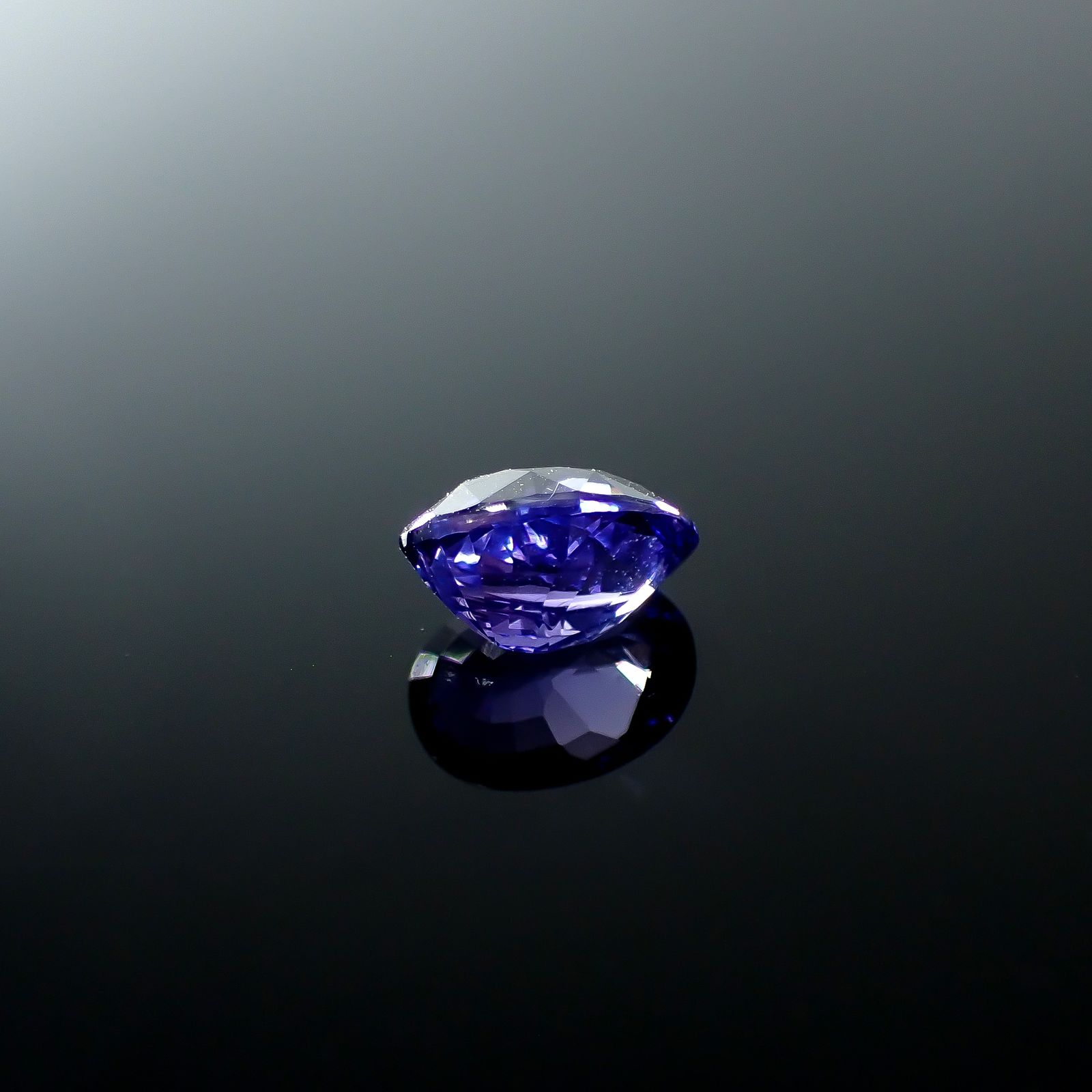 バイオレットサファイア 非加熱(宝石名バイオレット・サファイア)スリランカ/マダガスカル産 1.59ct GIT鑑付[250931152]7.69x5.43mm前後