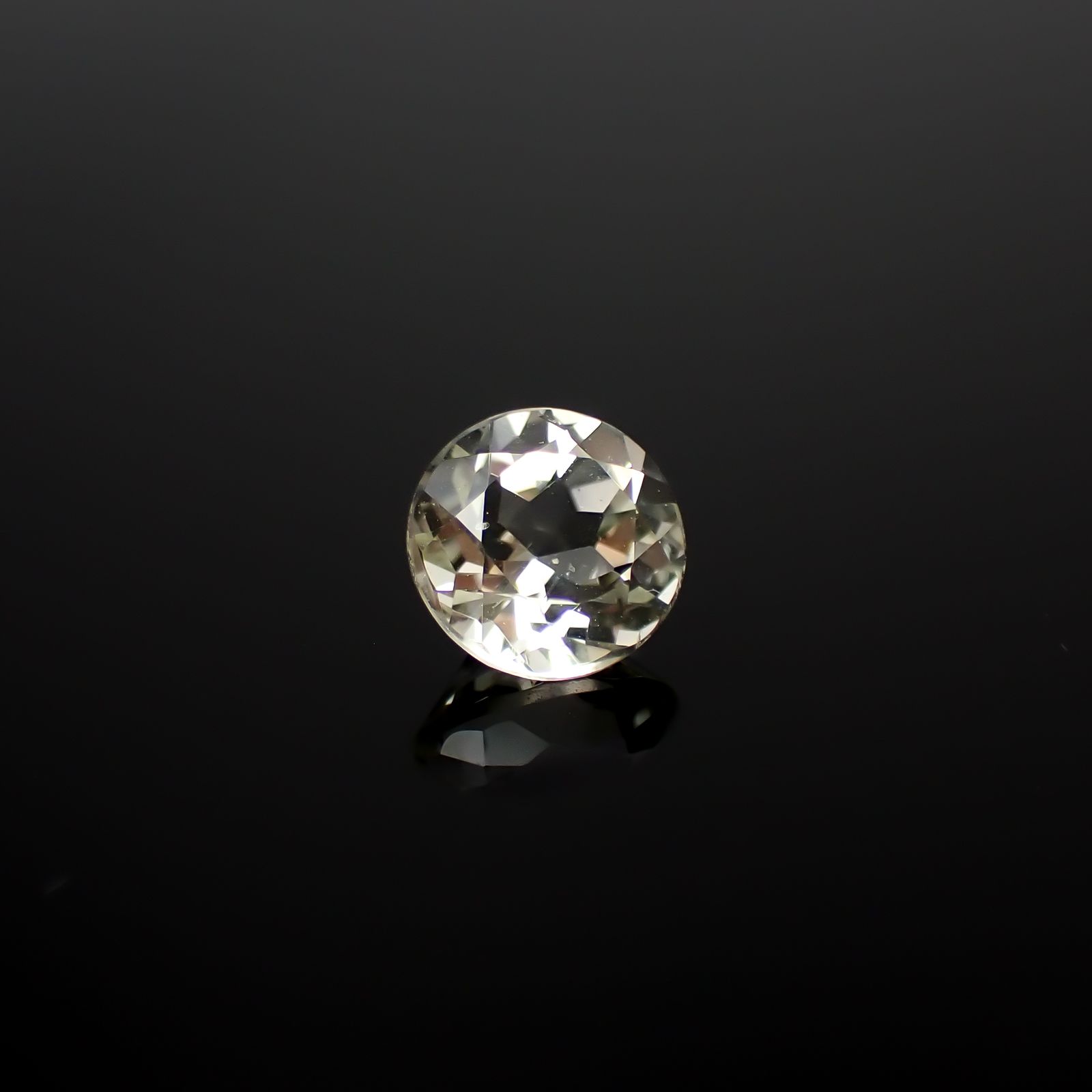 トリフェーン アフガニスタン/ブラジル産 2.12ct[240628443]7.9x7.9mm前後