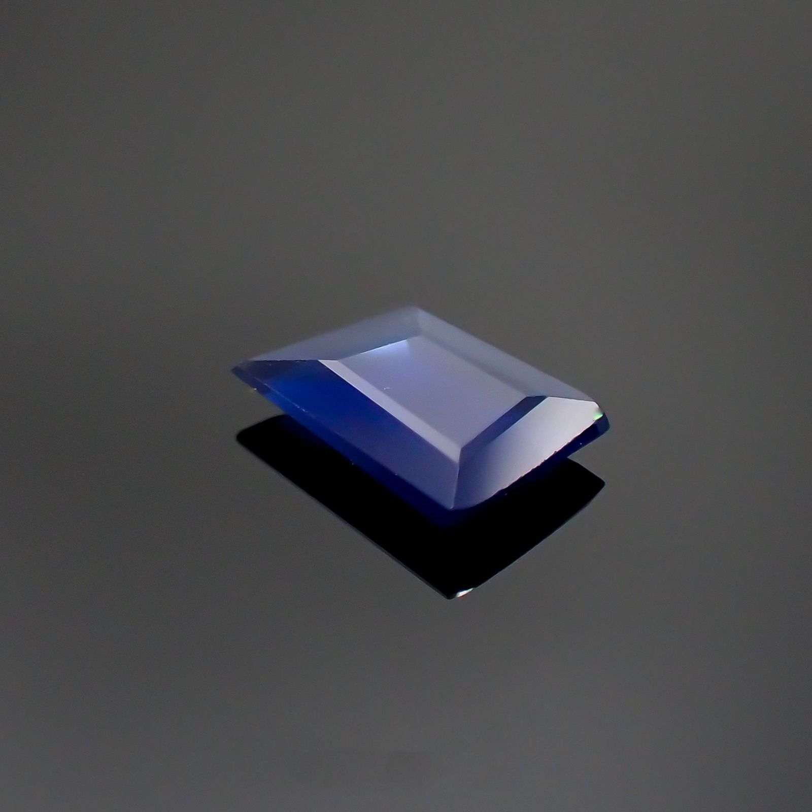 ◇カスタムカット◇サファイア(宝石名サファイア) マダガスカル産 0.62ct 識別済[210913198]6.8×4.6mm前後