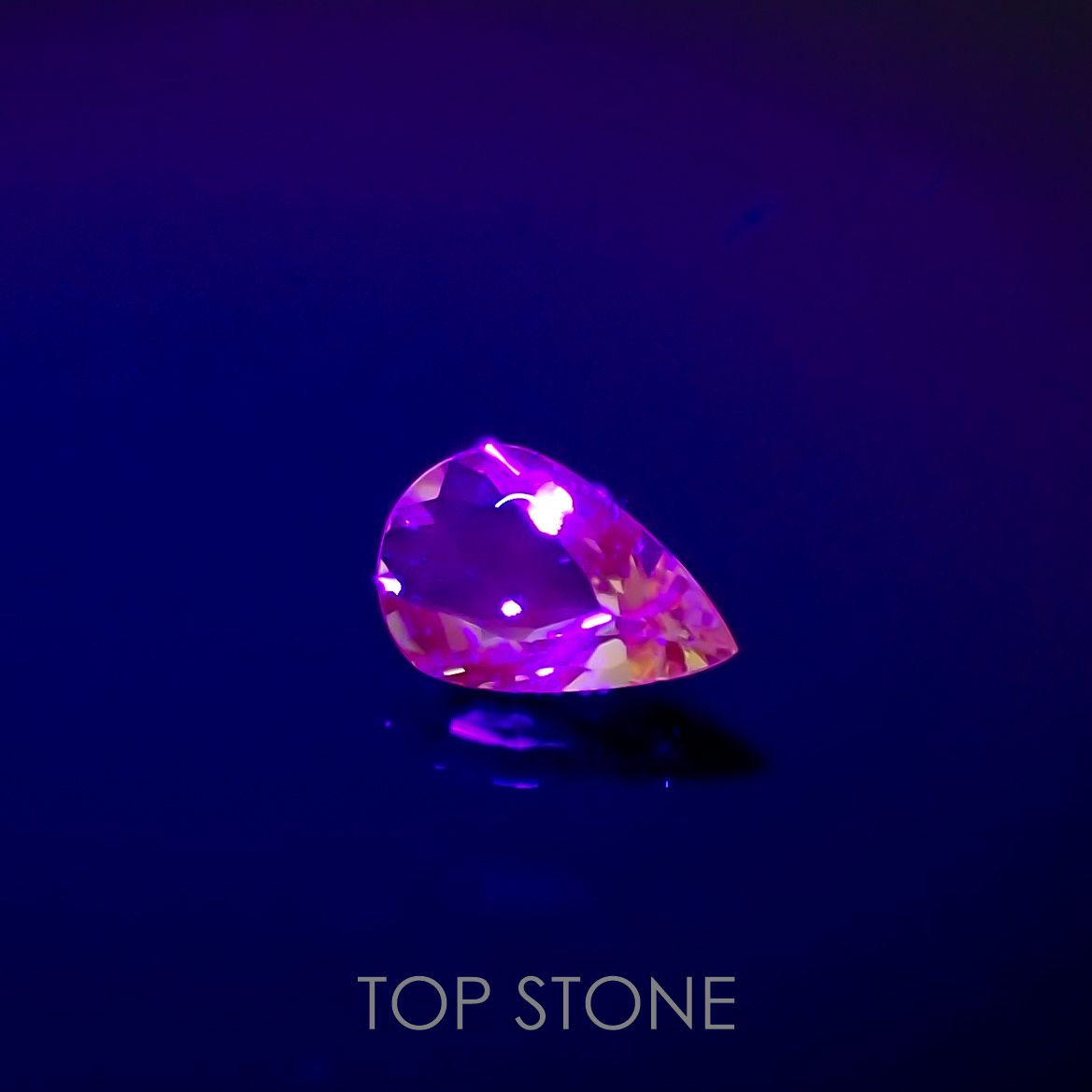 ミントガーネット タンザニア産 ルース 0.41ct[210711532]6.4×4.2mm前後
