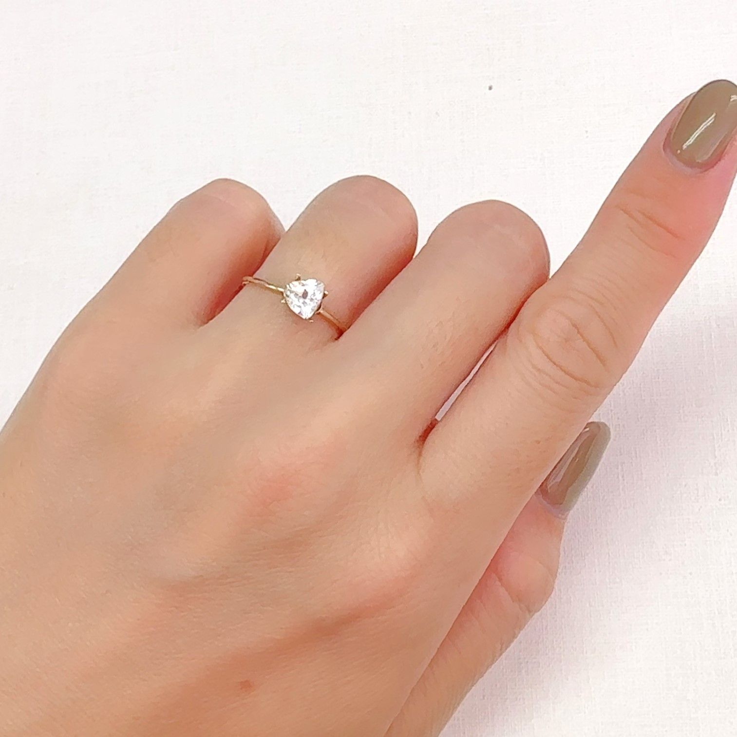 カラーレスジルコン(宝石名ジルコン)スリランカ/カンボジア産 0.95ct 識別済[240928897]5.7x5.8mm前後