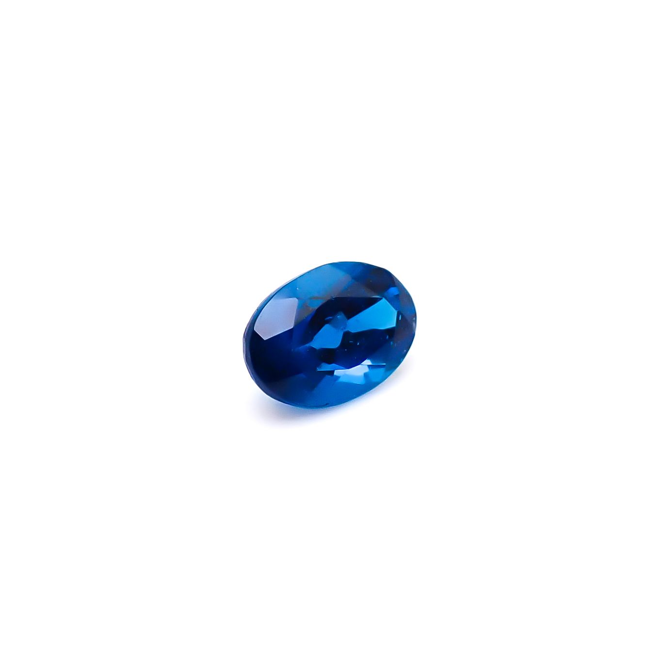 ディープブルーアパタイト マダガスカル産 0.50ct / 5.9x4mm前後 [260732600]