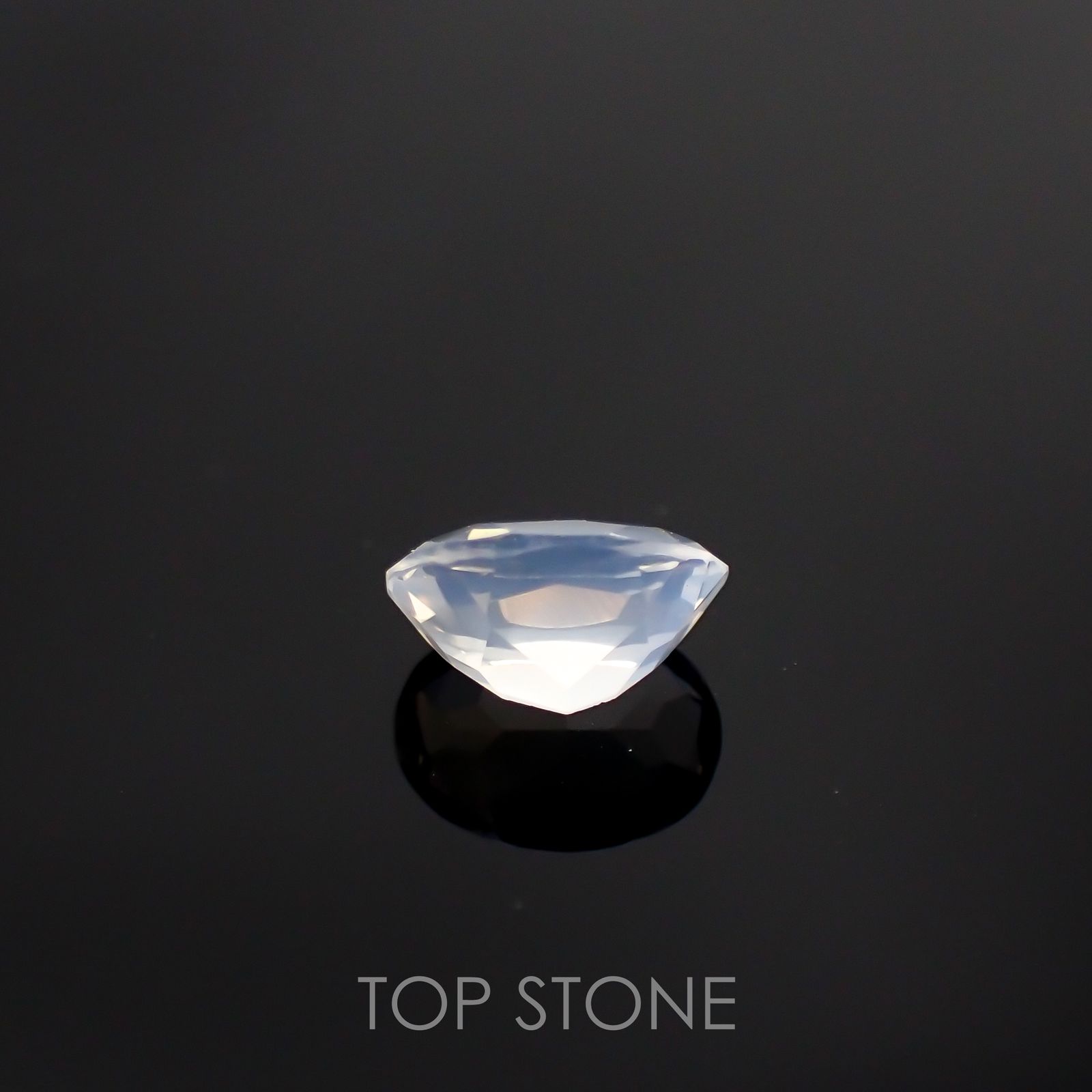 ムーンストーン インド・スリランカ産 ルース 0.71ct[210611350]7.1×5.1mm前後