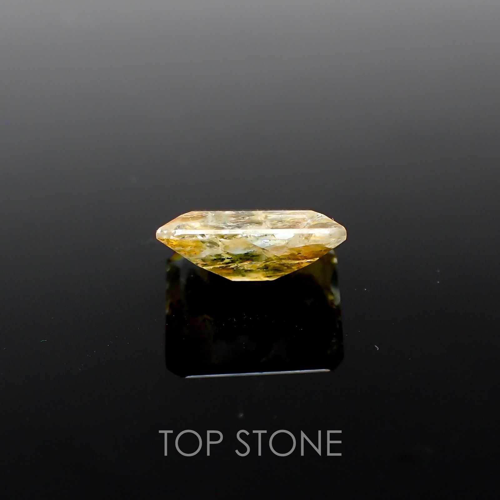 オーロラアクアマリン ブラジル産 ルース 2.76ct[210310188]10.2×9.1mm前後