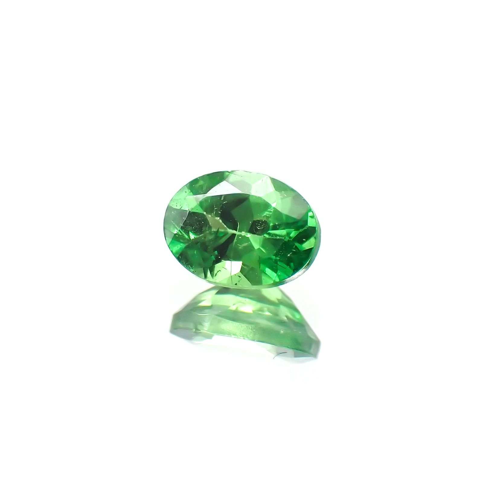 ツァボライト(宝石名ガーネット)タンザニア産 0.23ct 識別済[251018726]4.2x3.1mm前後