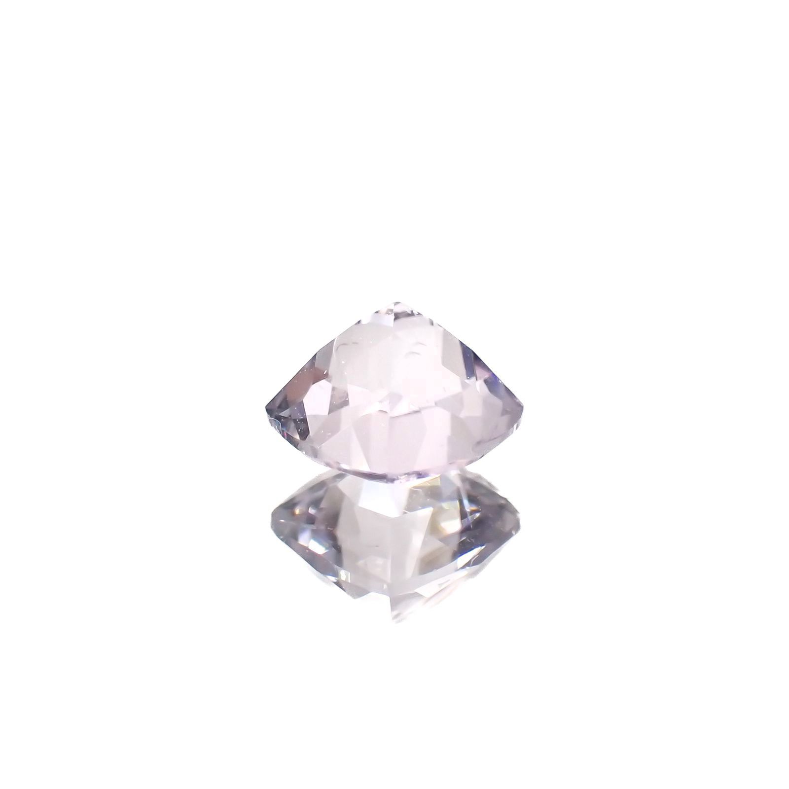 マリアライト フルオレッセンス(宝石名スキャポライト)スリランカ産 識別済 0.53ct / 5x4.9mm前後 [251021678]