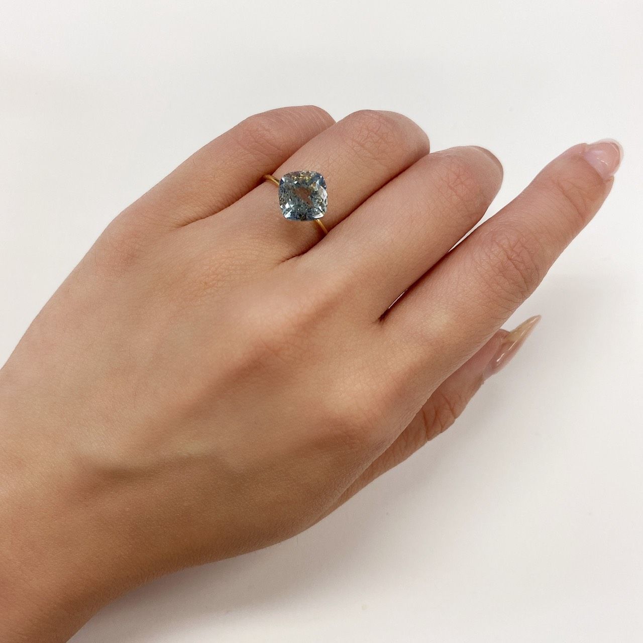 アベンチュリンアクアマリン(宝石名アクアマリン) ナイジェリア産 2.95ct 識別済[210712978]8.7×8.6mm前後