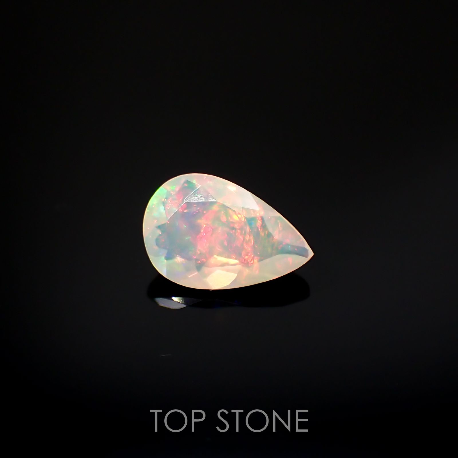 エチオピアオパール(宝石名オパール)エチオピア産 0.62ct 識別済[220114792]9x5.9mm前後
