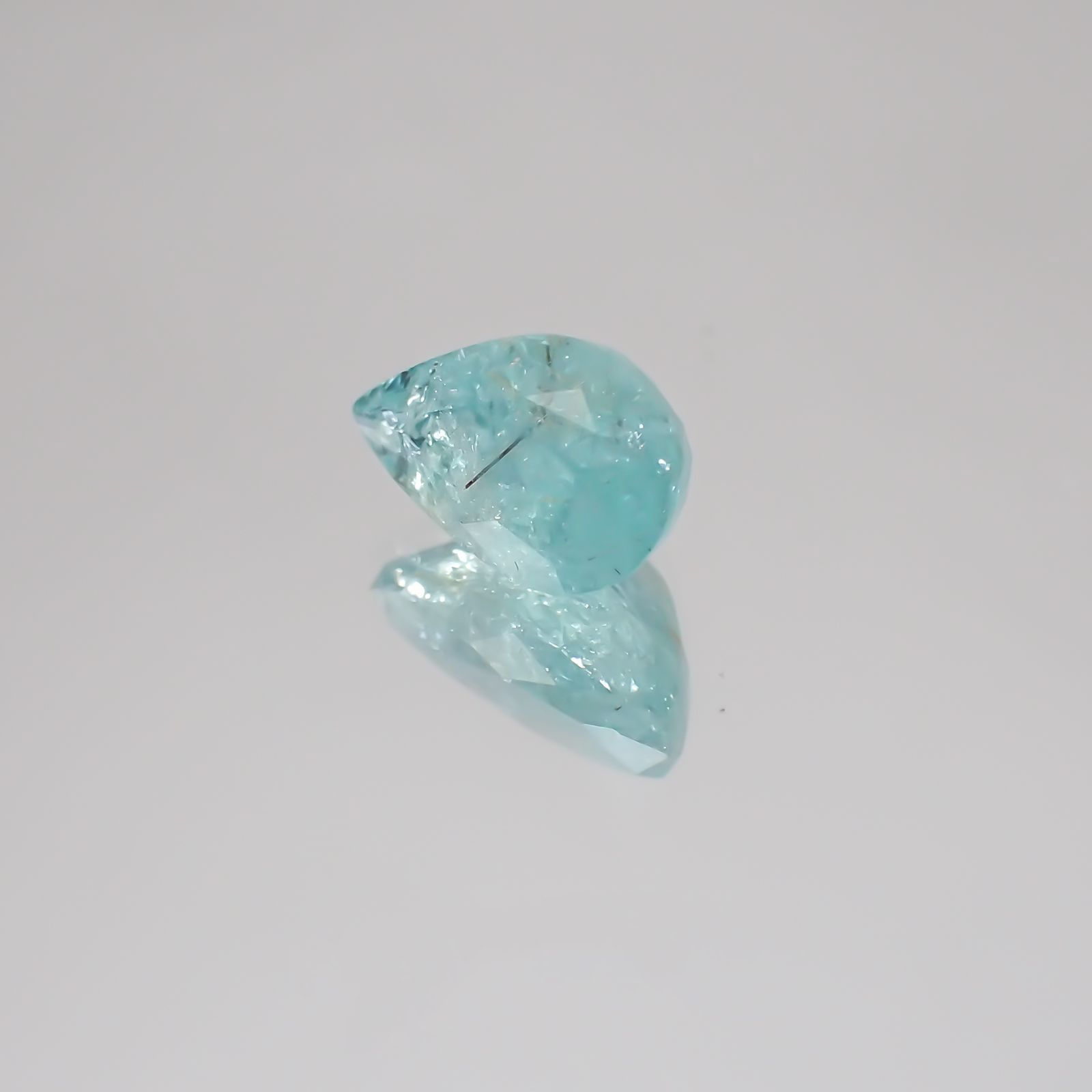 パライバトルマリン(宝石名トルマリン/別名パライバ・トルマリン) モザンビーク産 1.73ct 識別済[21059406]9.7×6mm前後