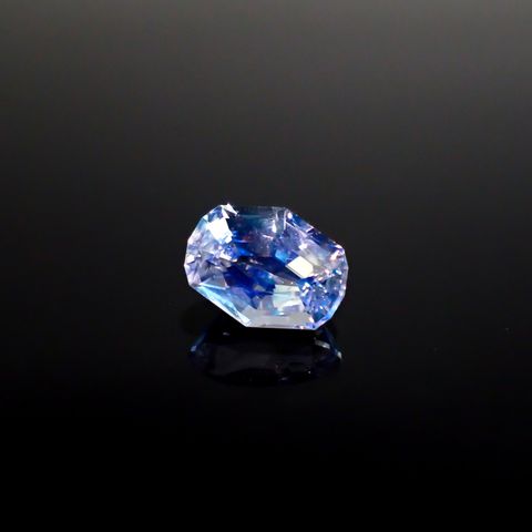 ◇カスタムカット◇レインボームーンストーン マダガスカル産 1.44ct [250229844]8.4x6.4mm前後