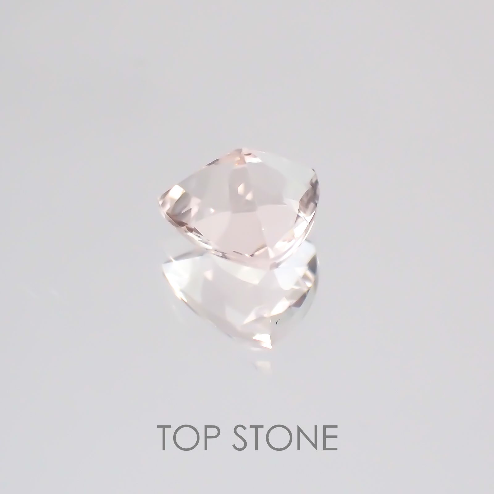 モルガナイト(宝石名モルガナイト) ナイジェリア産 0.43ct 識別済[20128569]5.3×5.4mm前後
