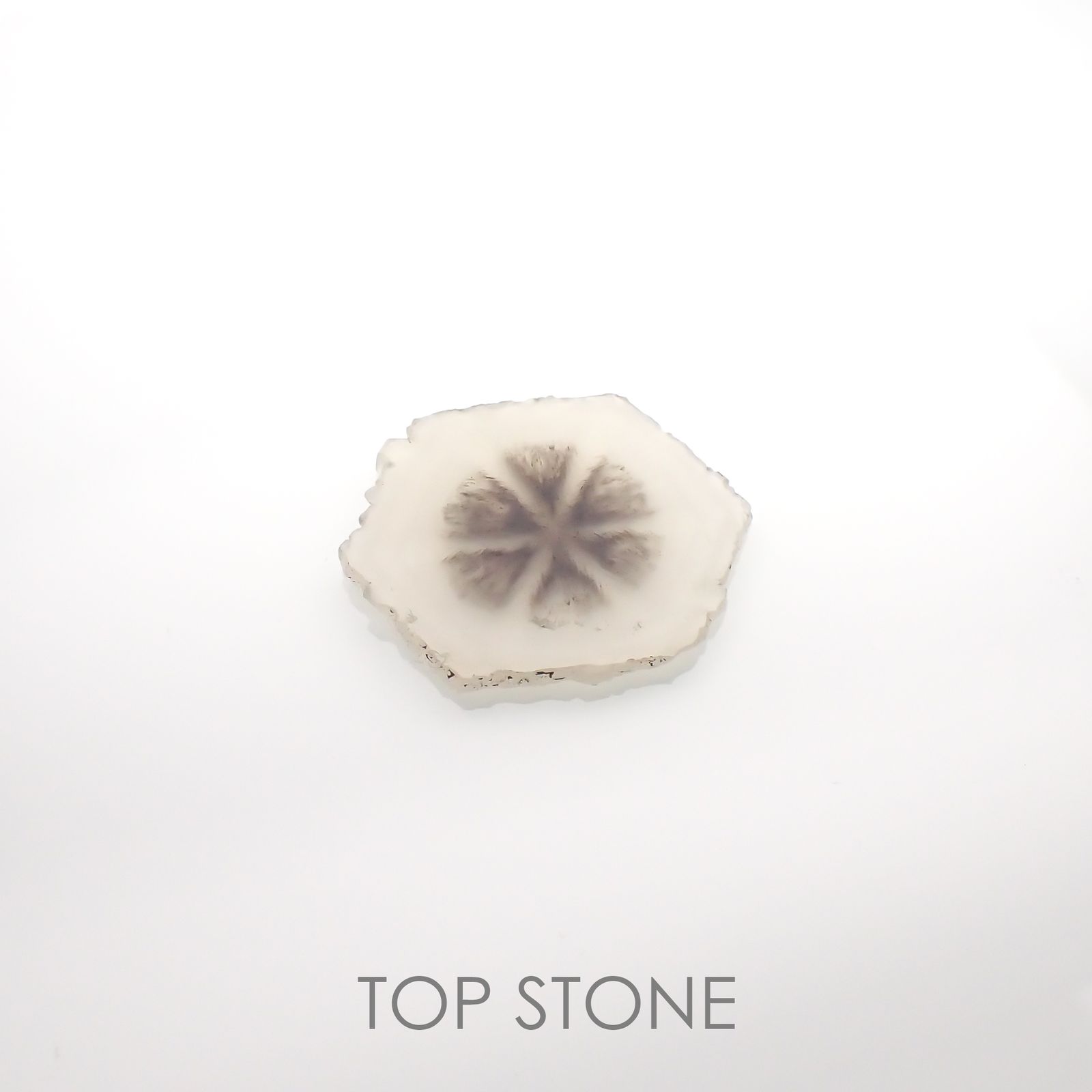 トラピッチェクォーツ 中国産 ルース 15.11ct[210812928]28.1×26.8mm前後