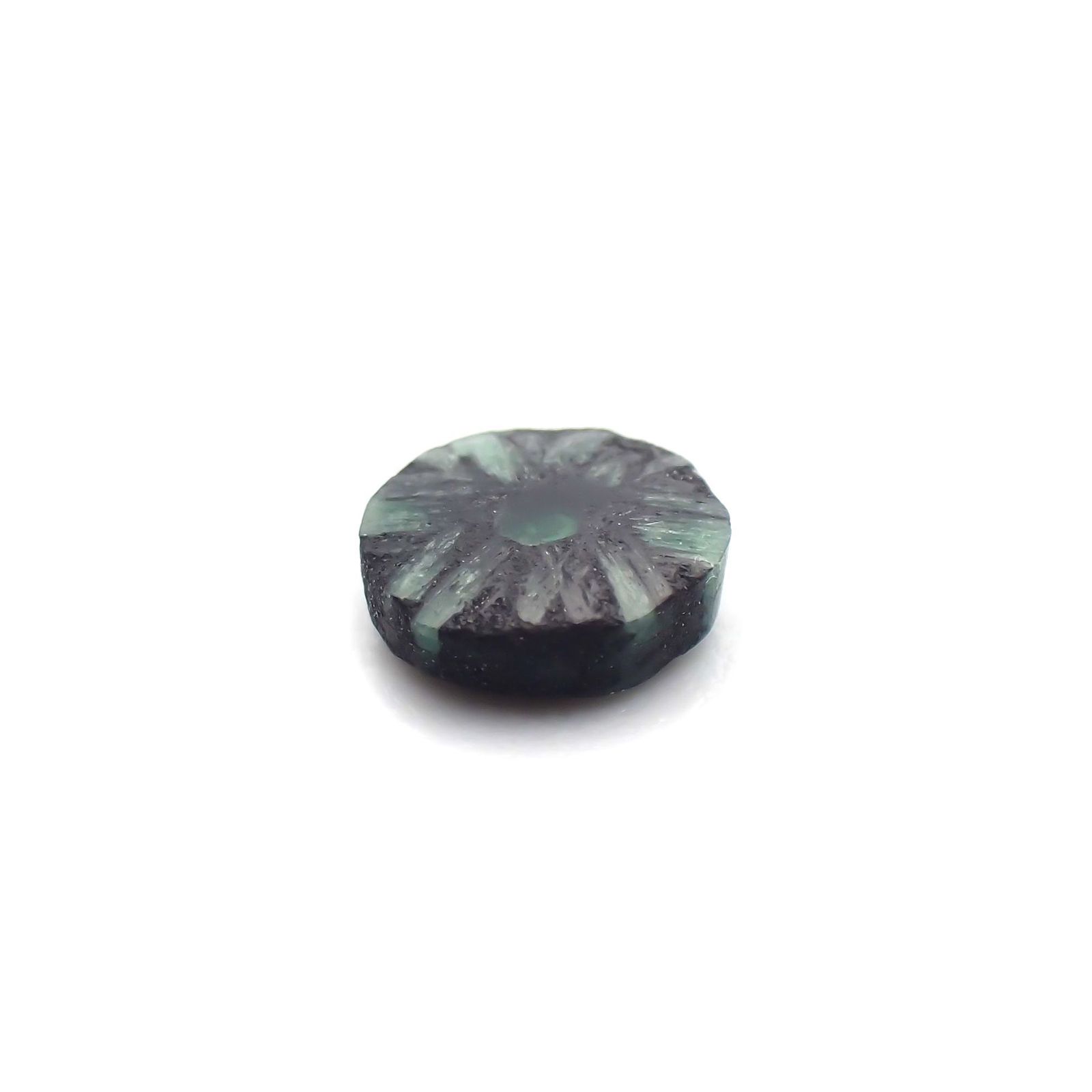 逆トラピッチェエメラルド(宝石名エメラルド)コロンビア産 識別済 0.24ct / 4.4x4.1mm前後 [260424416]
