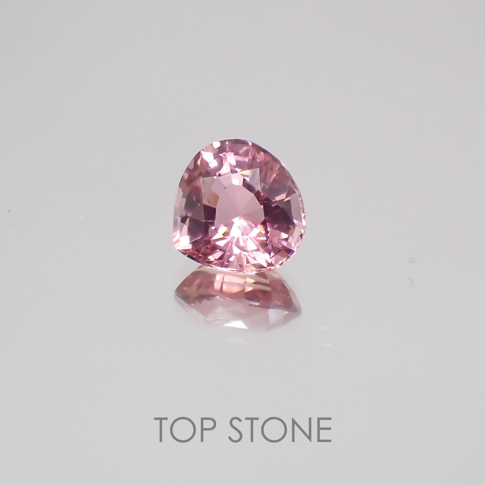 ピンクトルマリン パパラチャカラー(宝石名ピンク・トルマリン) ルワンダ産 1.38ct 識別済[21039973]7×7.3mm前後