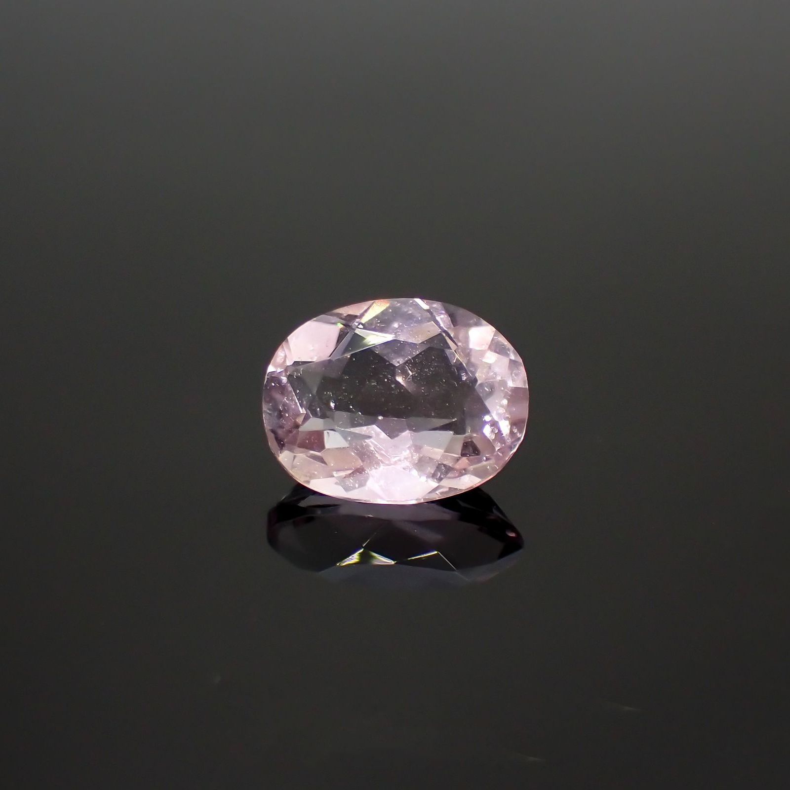 ピンクフローライト(宝石名フルオライト)ブラジル産 識別済 2.94ct / 10.1x8mm前後 [220115130]