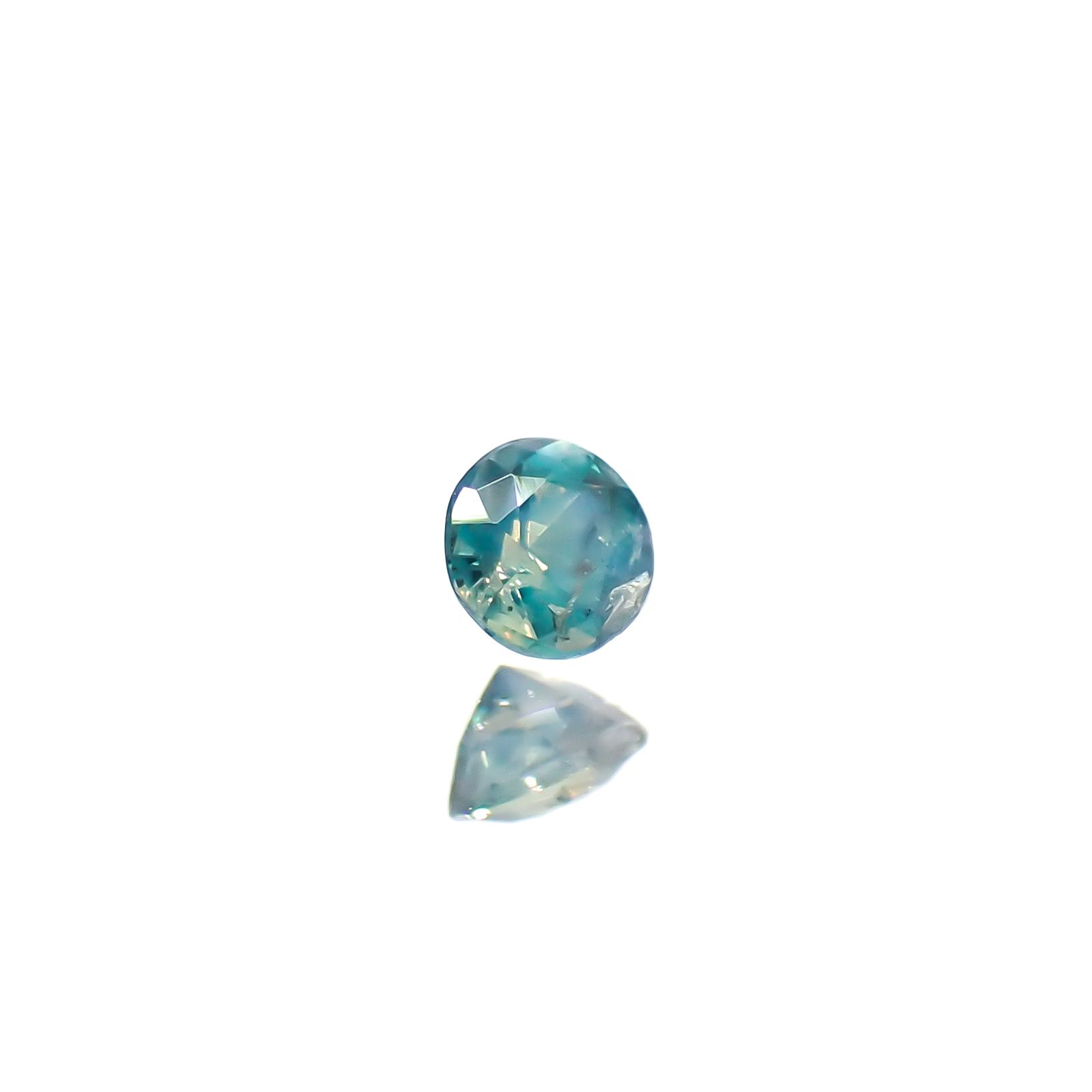 シルキーアレキサンドライト ブラジル産/EmeraldMains社製 0.045ct[240527615]2.1x2.1mm前後