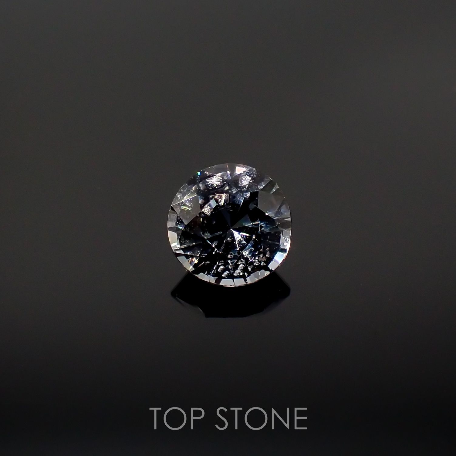 グレースピネル(宝石名スピネル)ビルマ/マダガスカル産 0.74ct 識別済[220716823]5.4x5.5mm前後