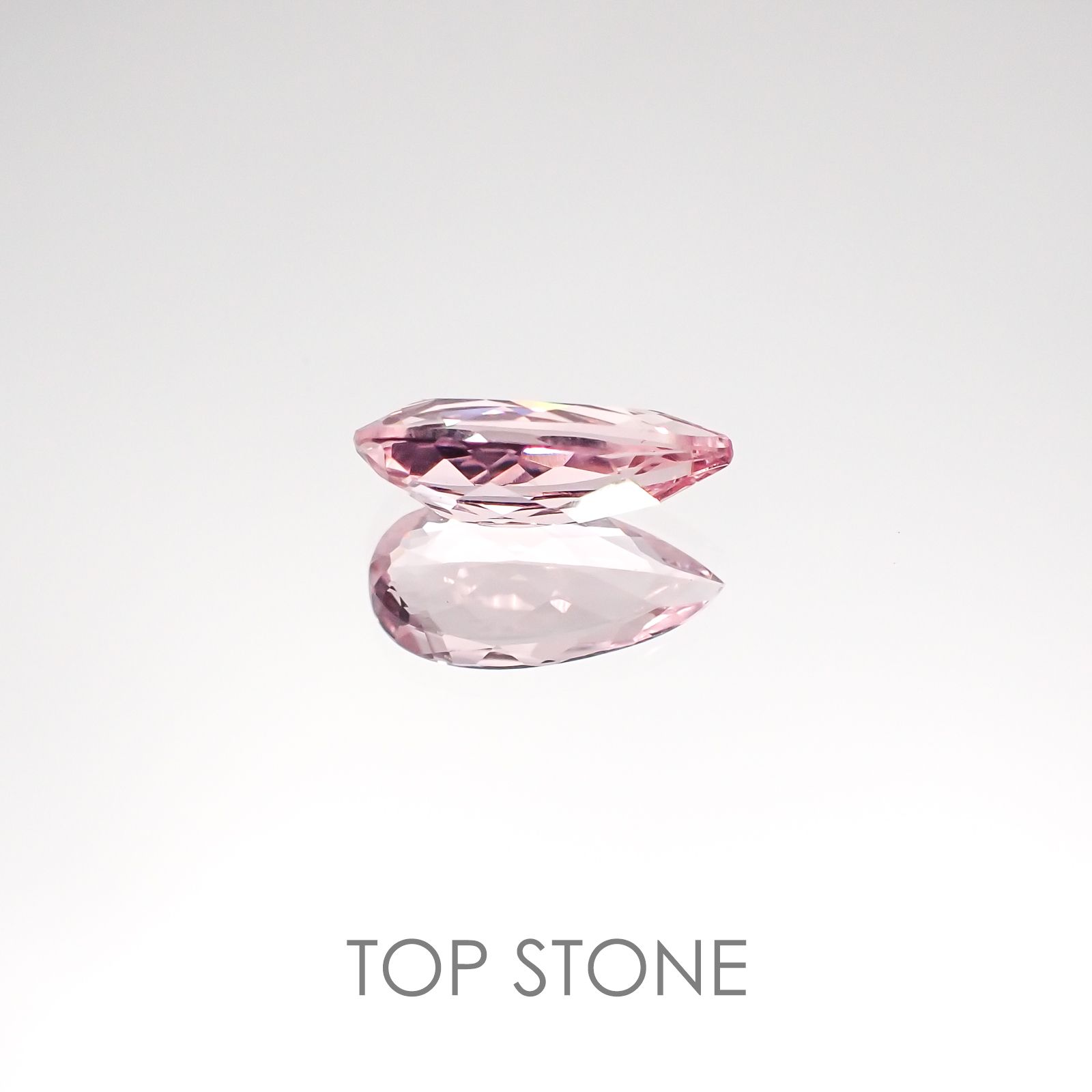モルガナイト(宝石名モルガナイト) ナイジェリア産 0.95ct 識別済[20127415]10.2×5.2mm前後