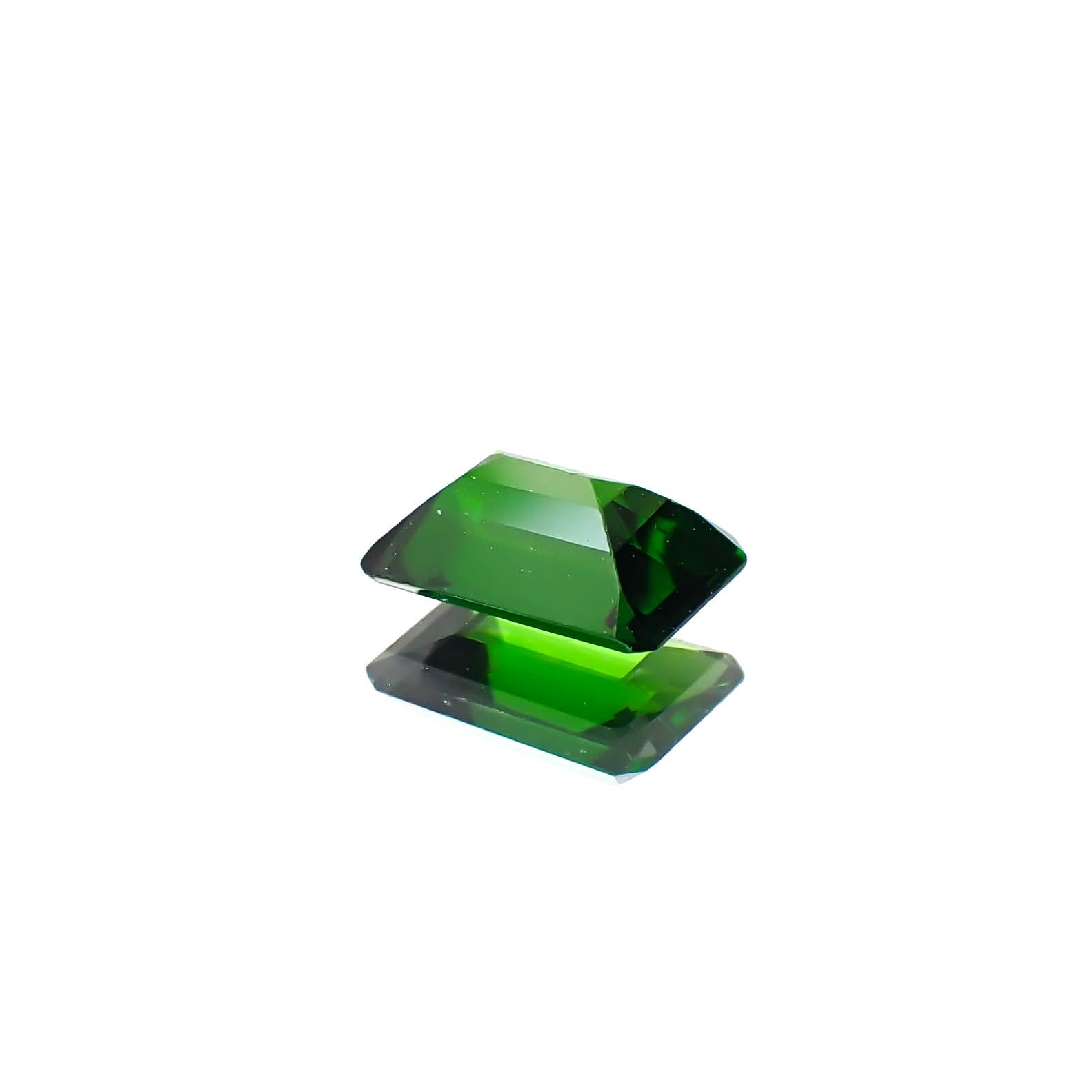 クロムダイオプサイド(宝石名クロム・ダイオプサイド)ロシア産 0.51ct 識別済[250430281]5.9x4mm前後