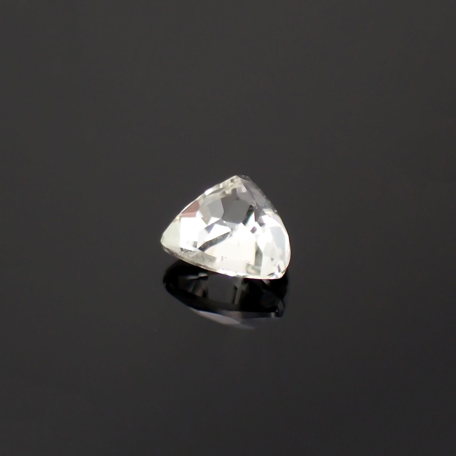 リューコガーネット ビルマ産 0.31ct [230923367]3.9x3.9mm前後