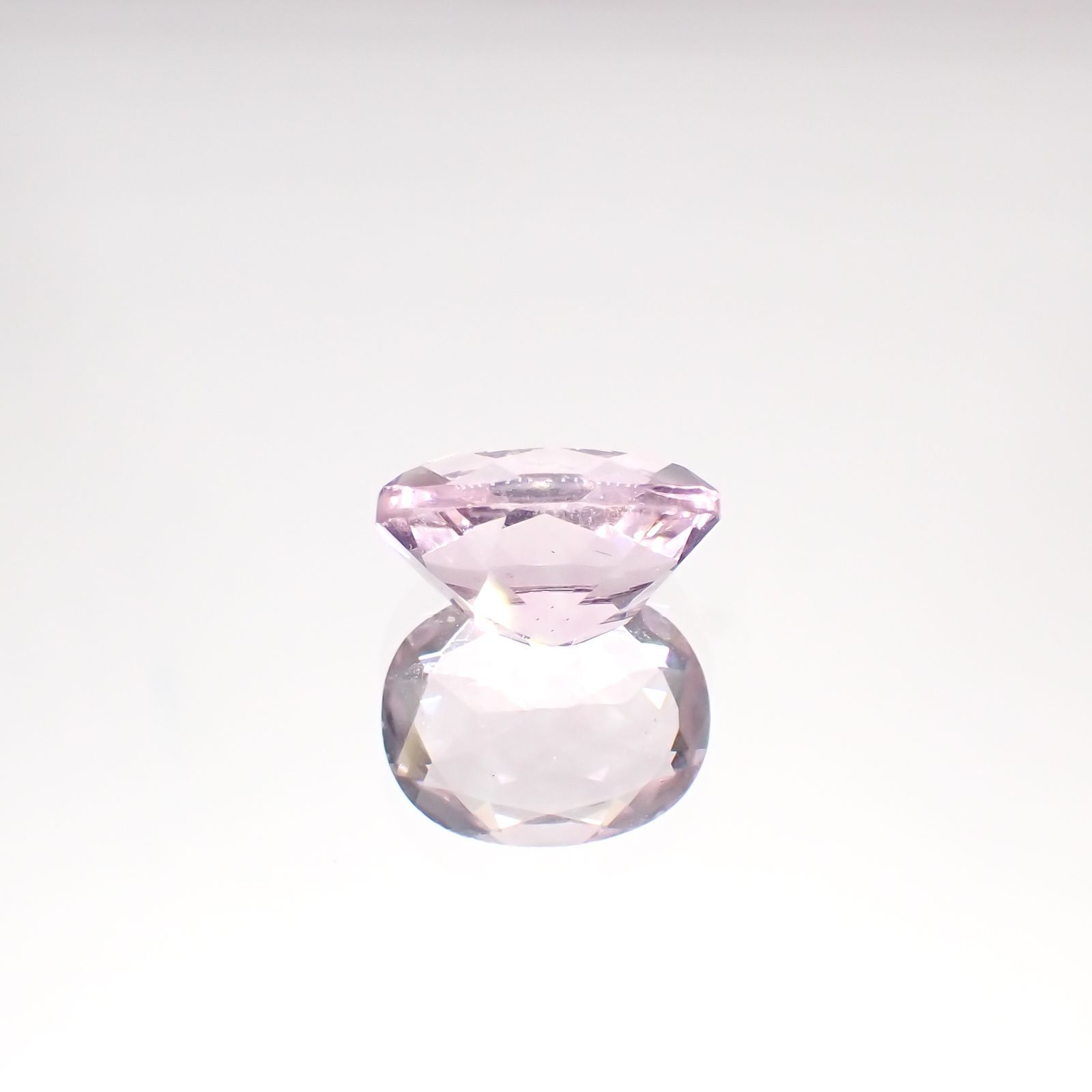 ピンクフローライト(宝石名フルオライト)ブラジル産 3.30ct 識別済[220115135]10.2x8.1mm前後