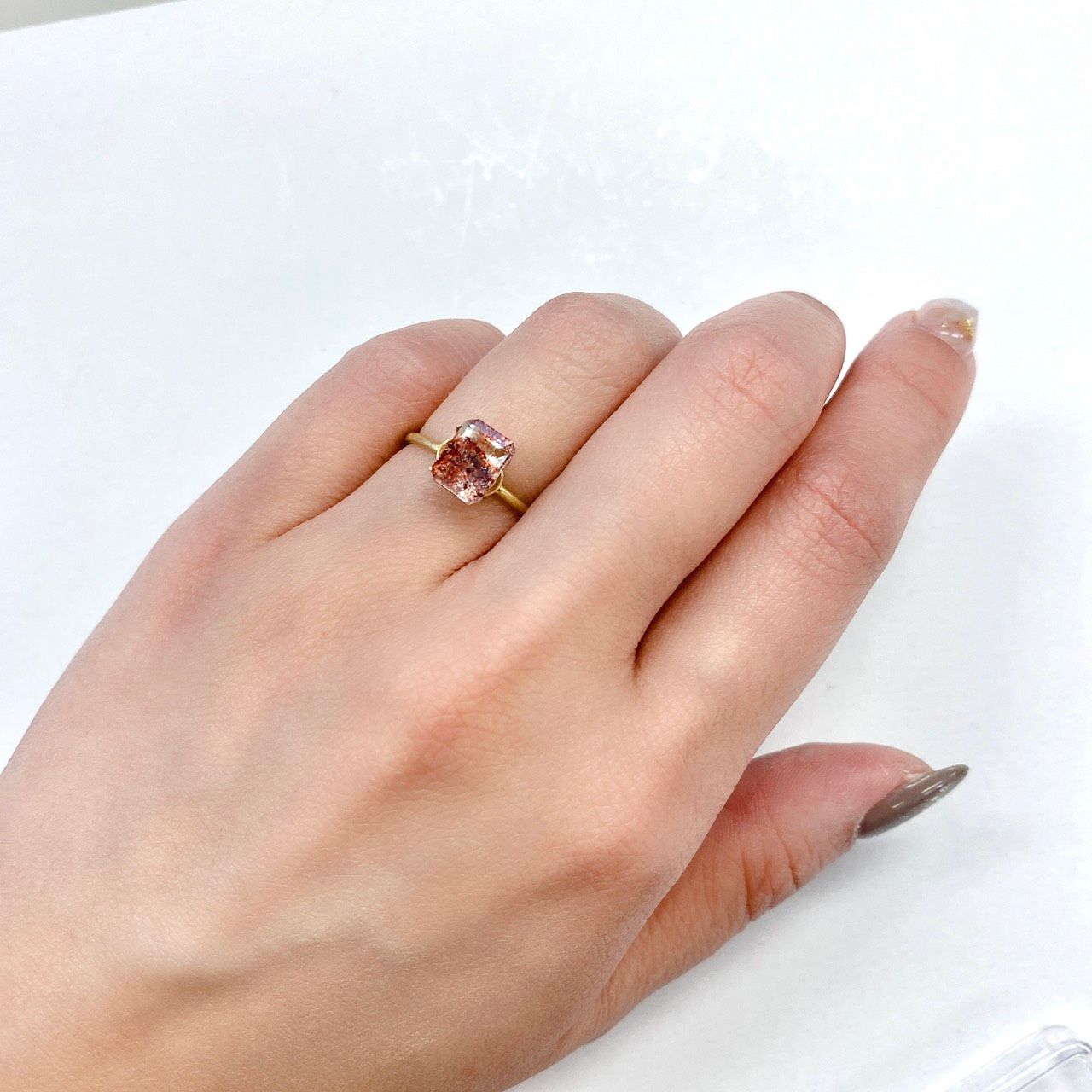ファイヤークォーツ ナイジェリア産 ルース 1.5ct[210510709]7.9×6.1mm前後