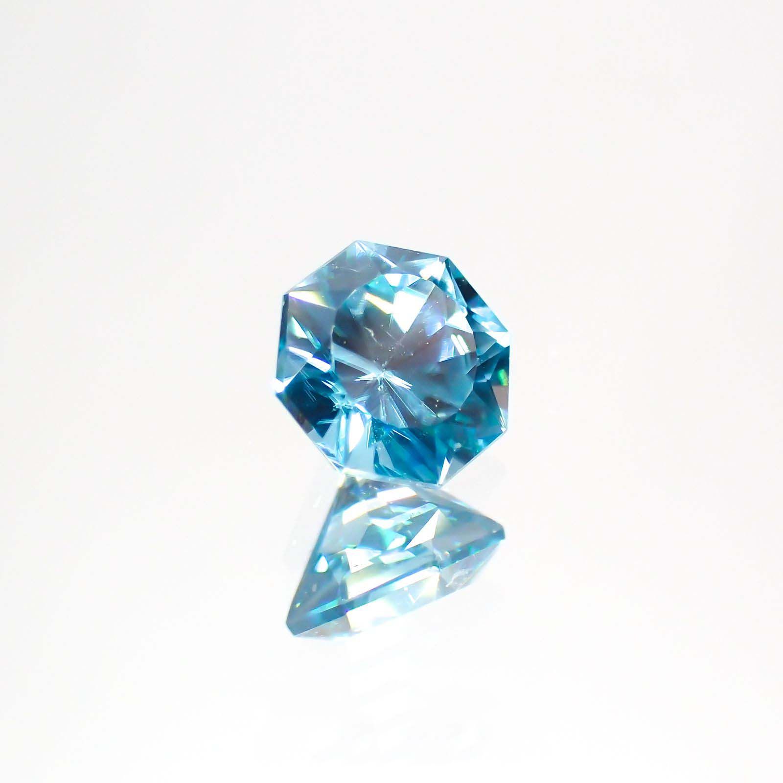◇オクタゴンカット◇ブルージルコン(宝石名ジルコン)カンボジア産 0.79ct 識別済[220113998]5x5mm前後