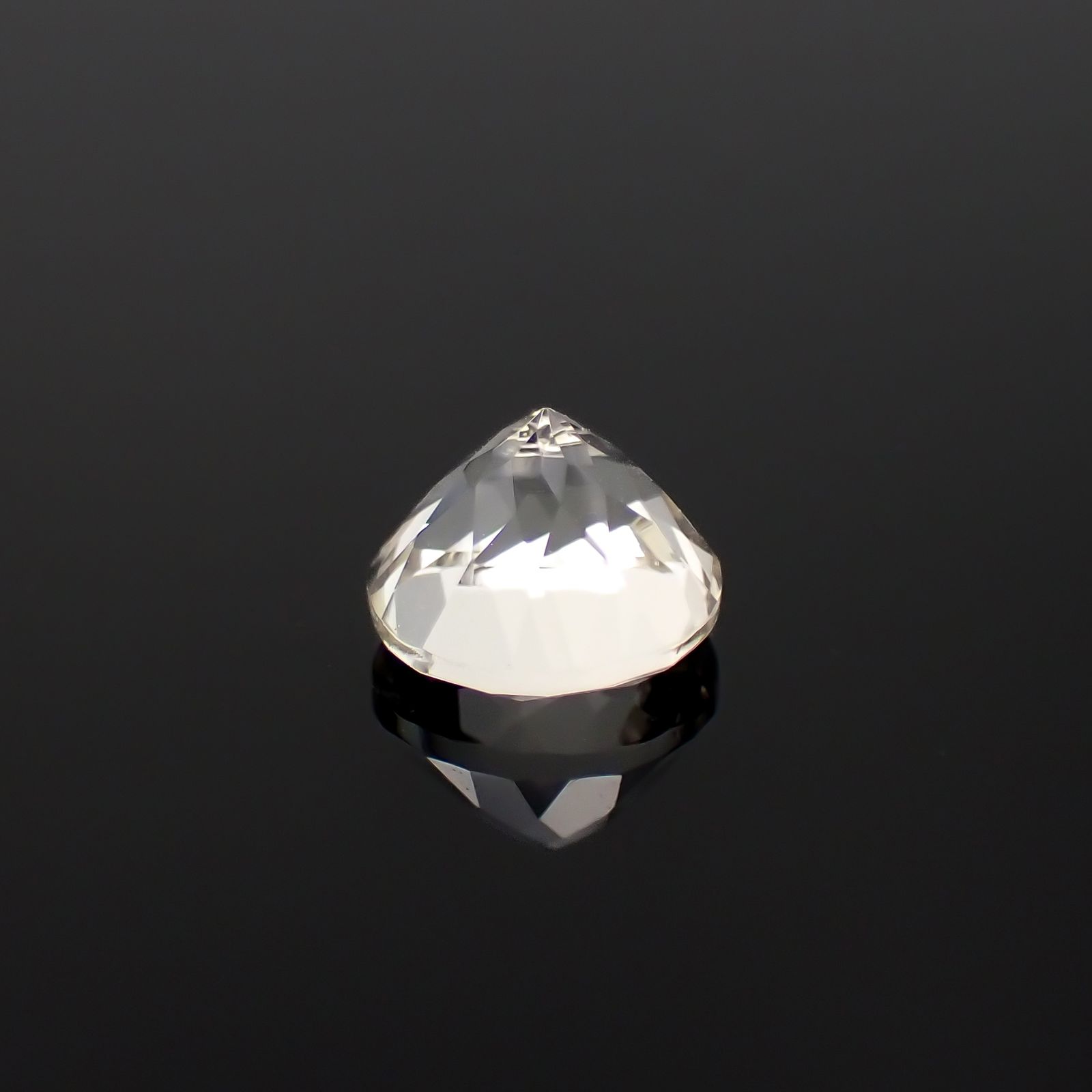 イエロースキャポライト フルオレッセンス(宝石名スキャポライト)タンザニア産 1.25ct 識別済[230722653]6.9x6.9mm前後